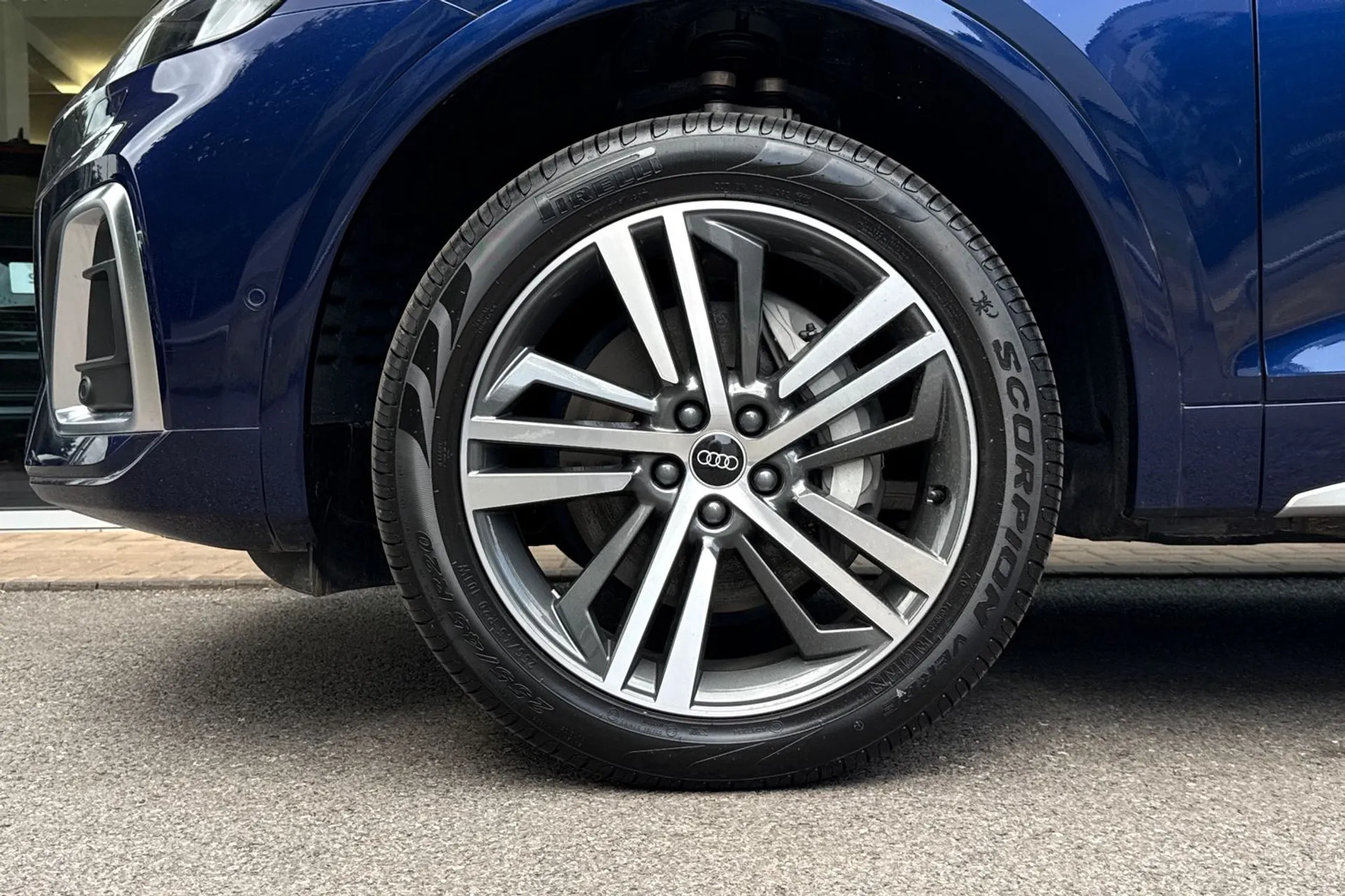 Audi Q5 thumbnail image number 12