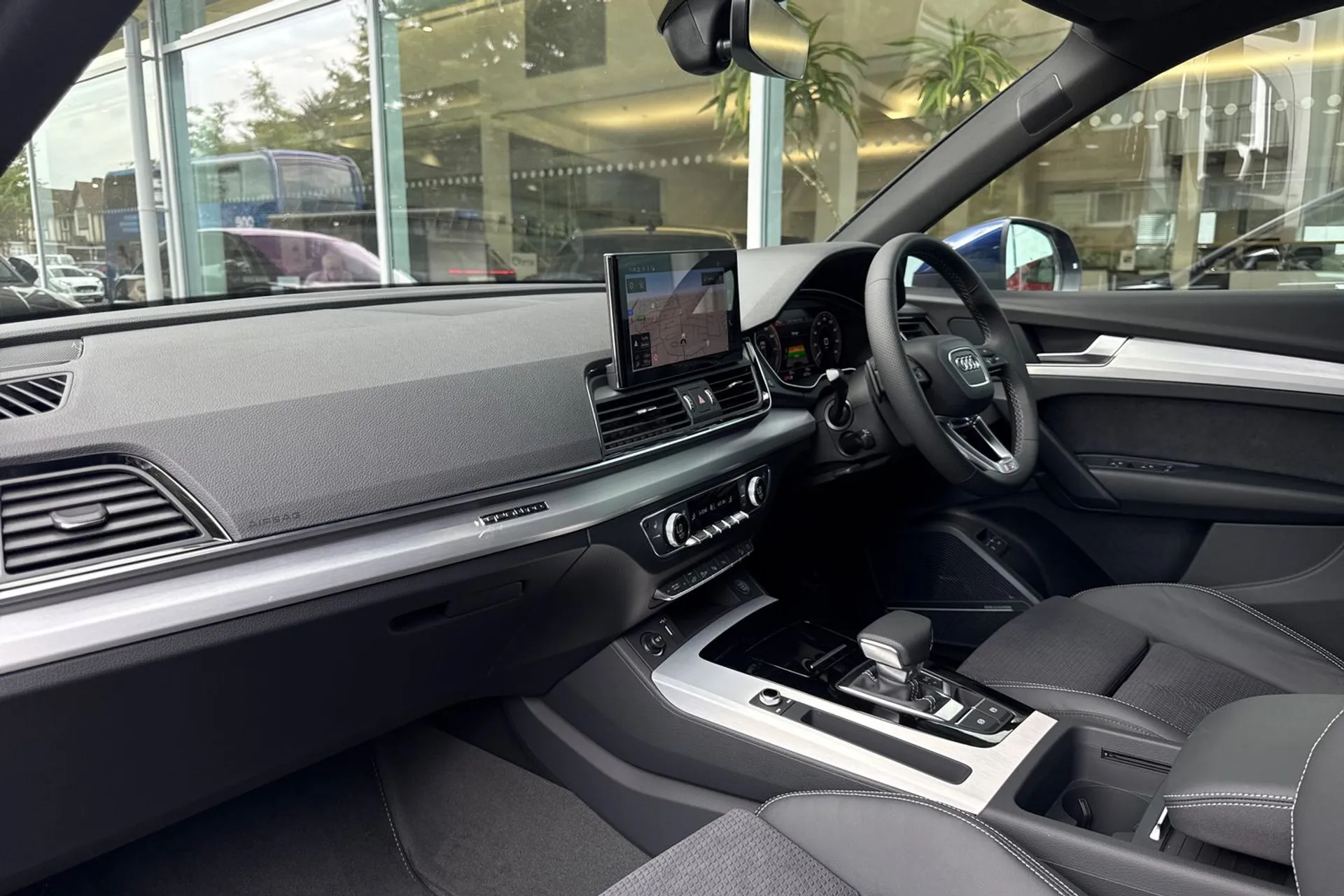 Audi Q5 thumbnail image number 26
