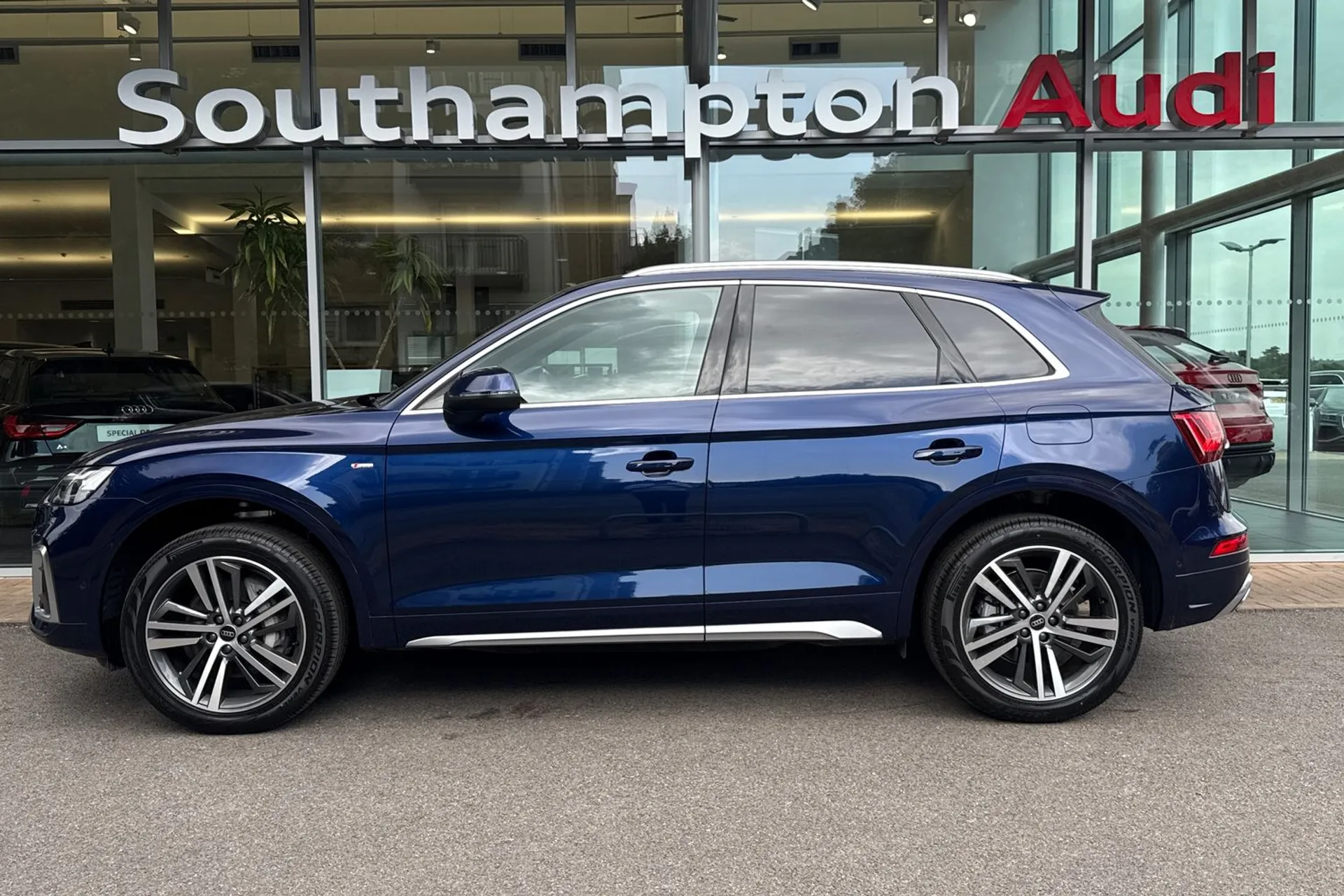 Audi Q5 thumbnail image number 9