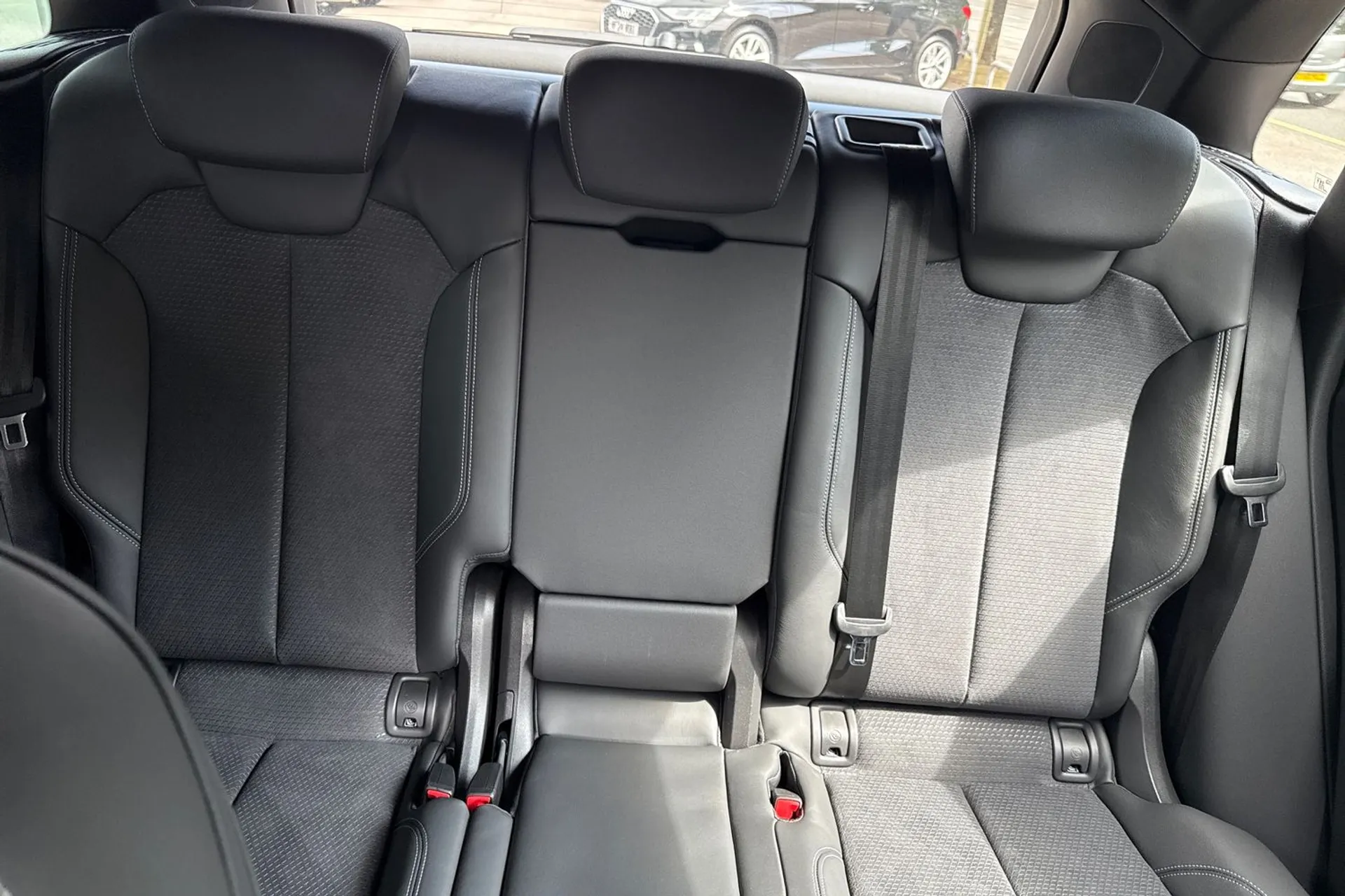 Audi Q5 thumbnail image number 30