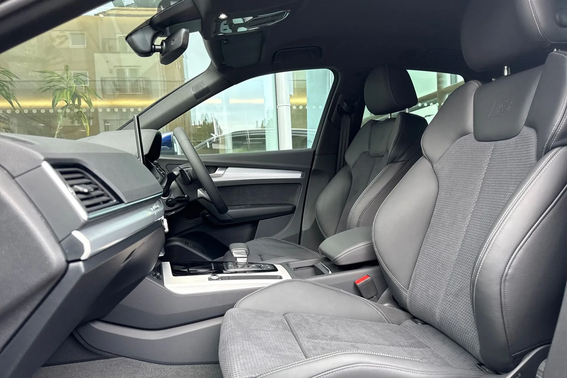 Audi Q5 thumbnail image number 27