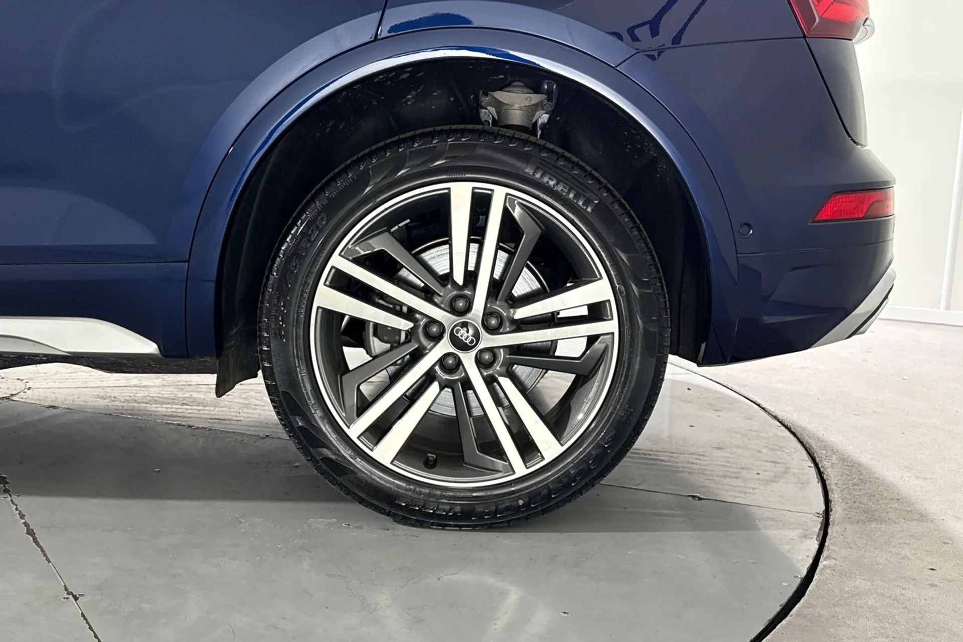 Audi Q5 thumbnail image number 12