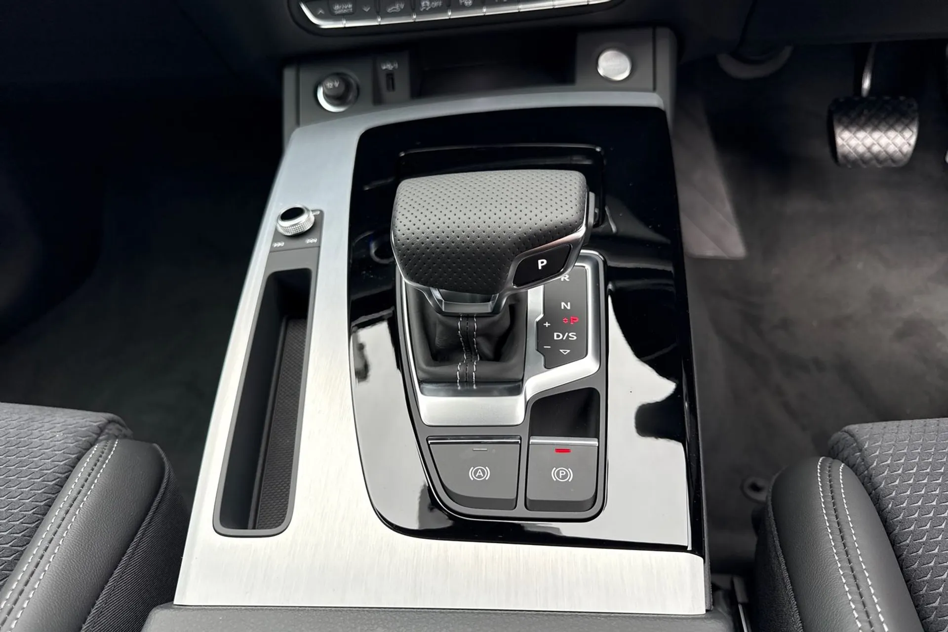 Audi Q5 thumbnail image number 40