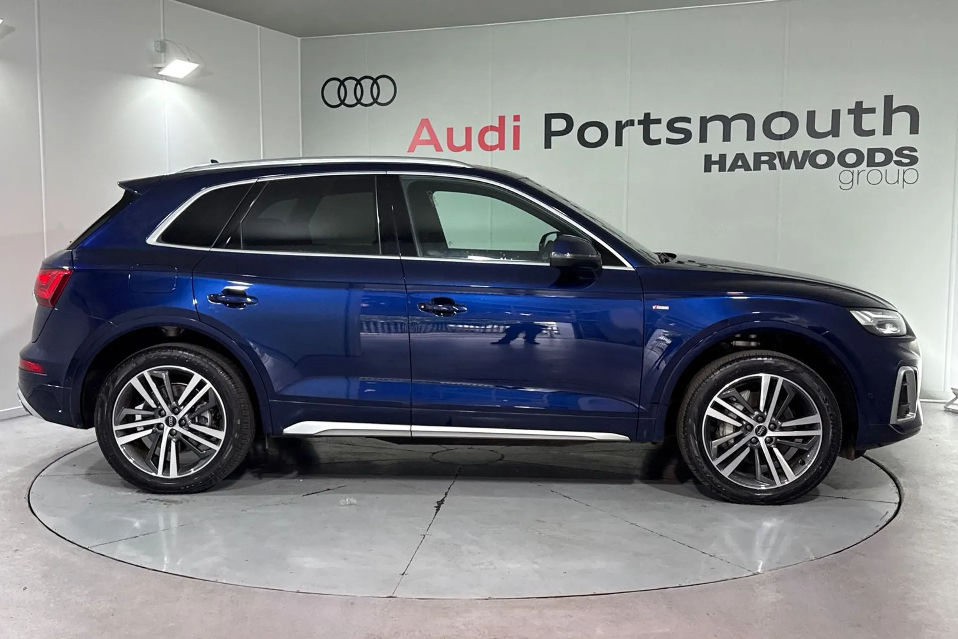 Audi Q5 thumbnail image number 2