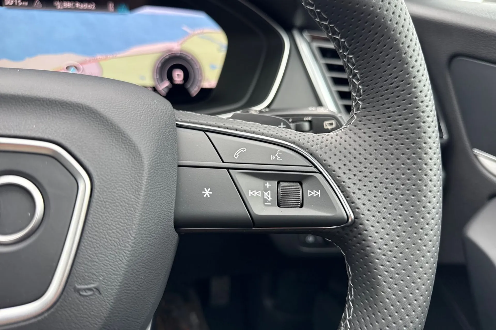 Audi Q5 thumbnail image number 42