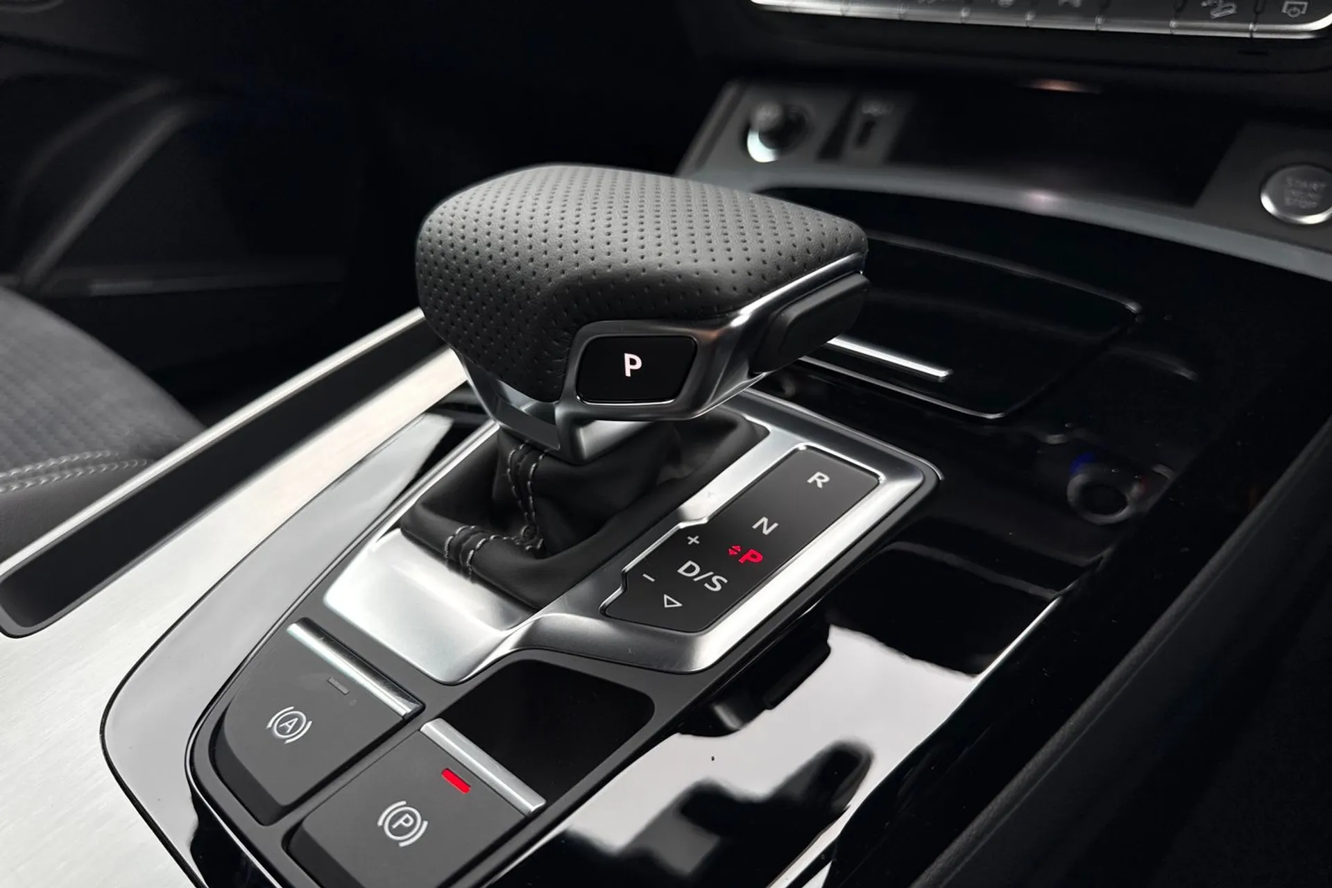 Audi Q5 thumbnail image number 23