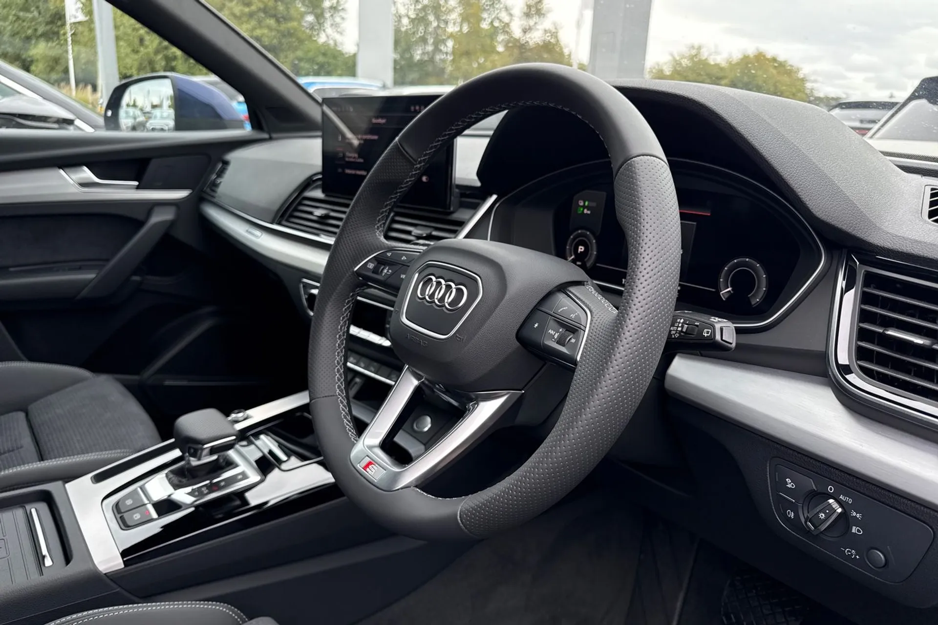 Audi Q5 thumbnail image number 25