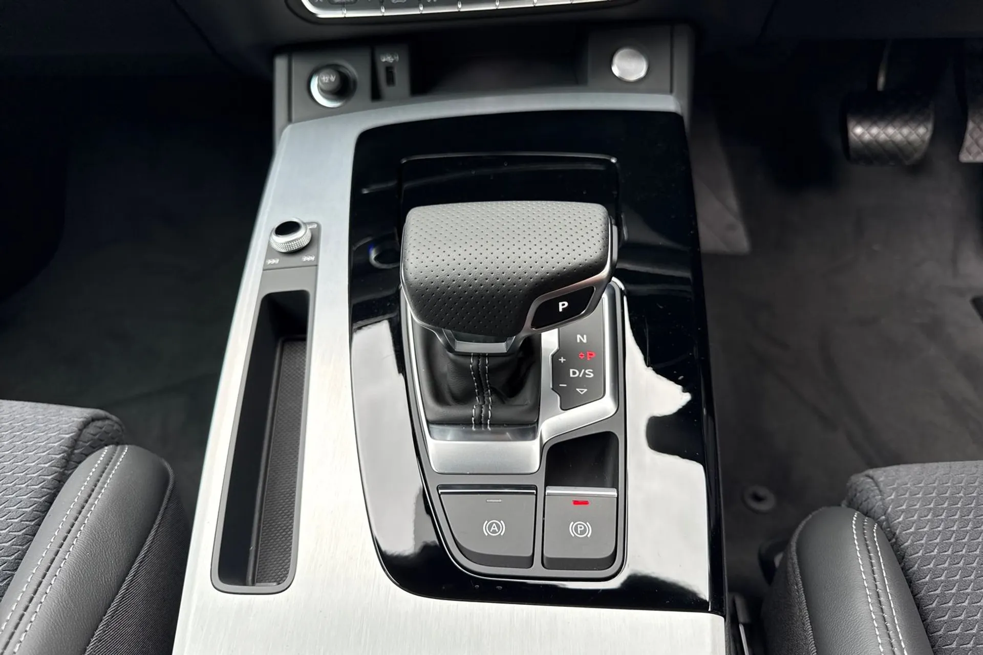 Audi Q5 thumbnail image number 42