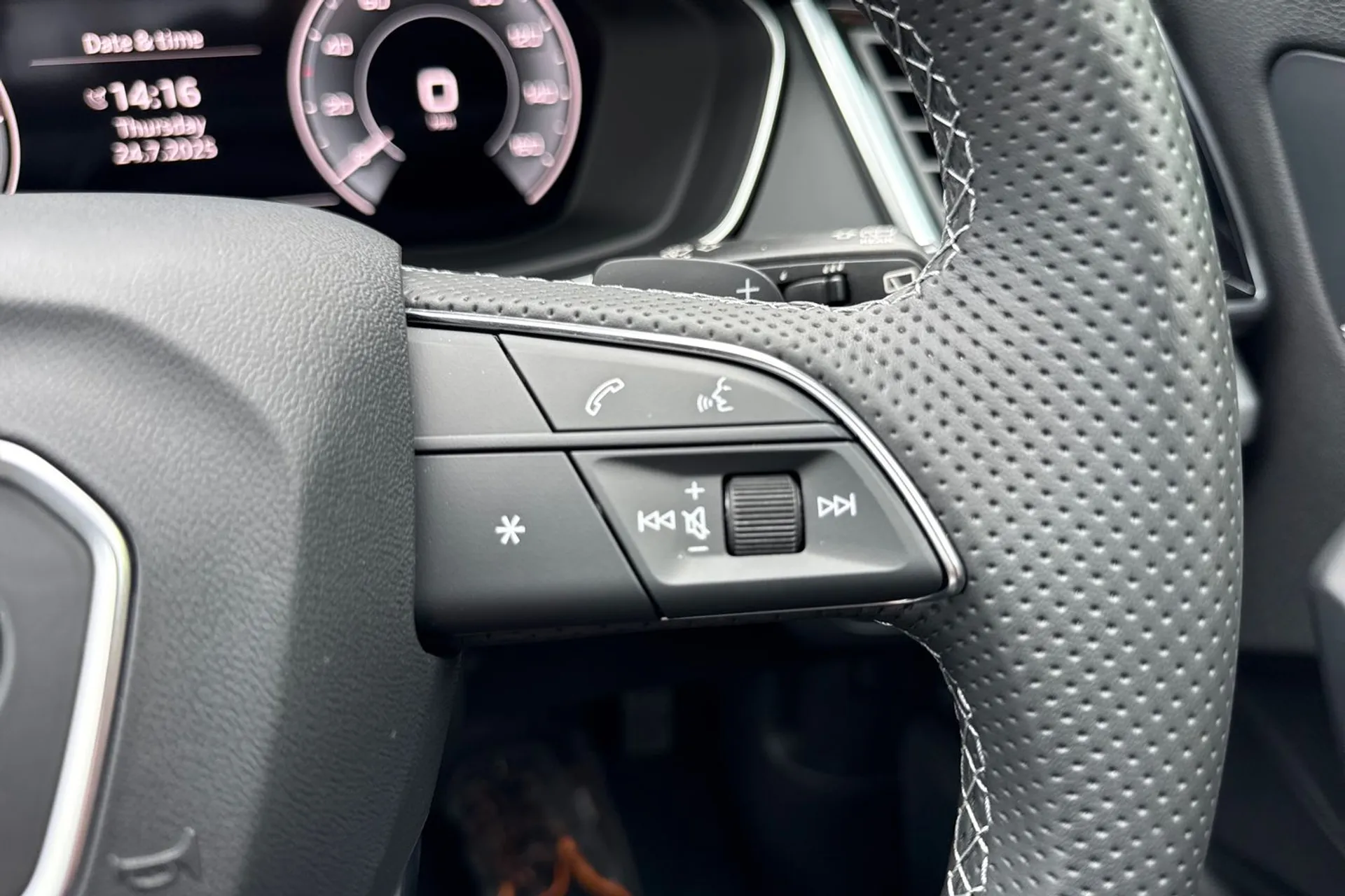 Audi Q5 thumbnail image number 44