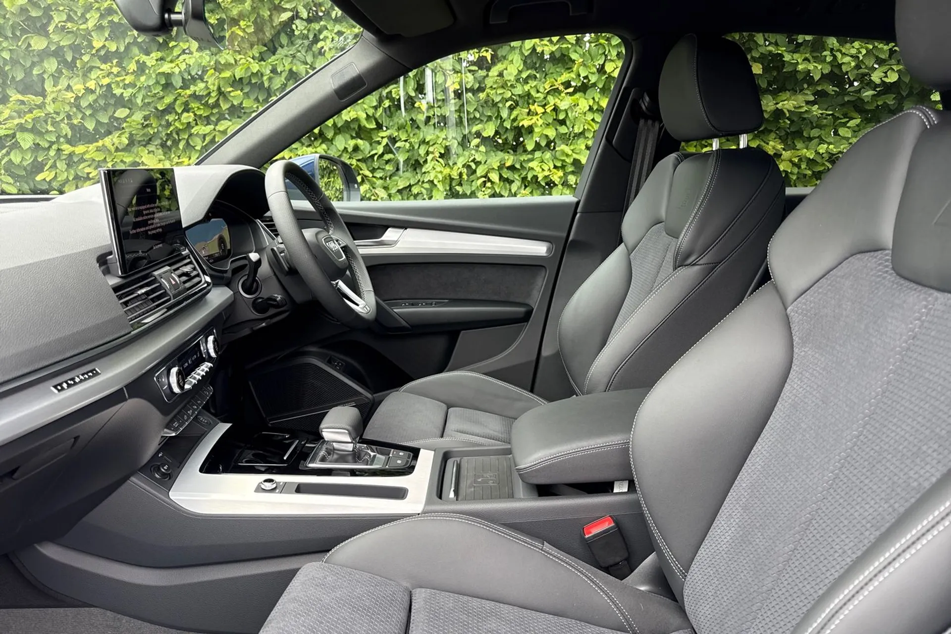 Audi Q5 thumbnail image number 30