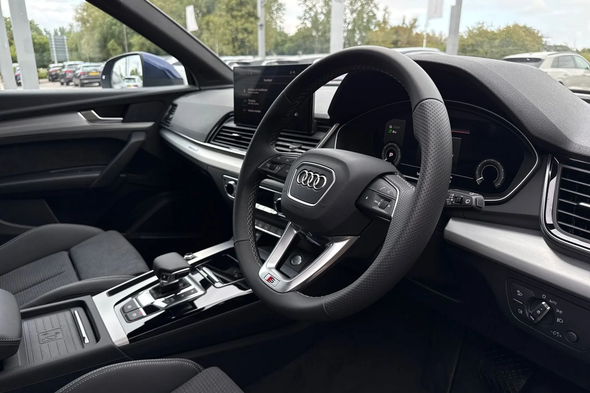 Audi Q5 thumbnail image number 26