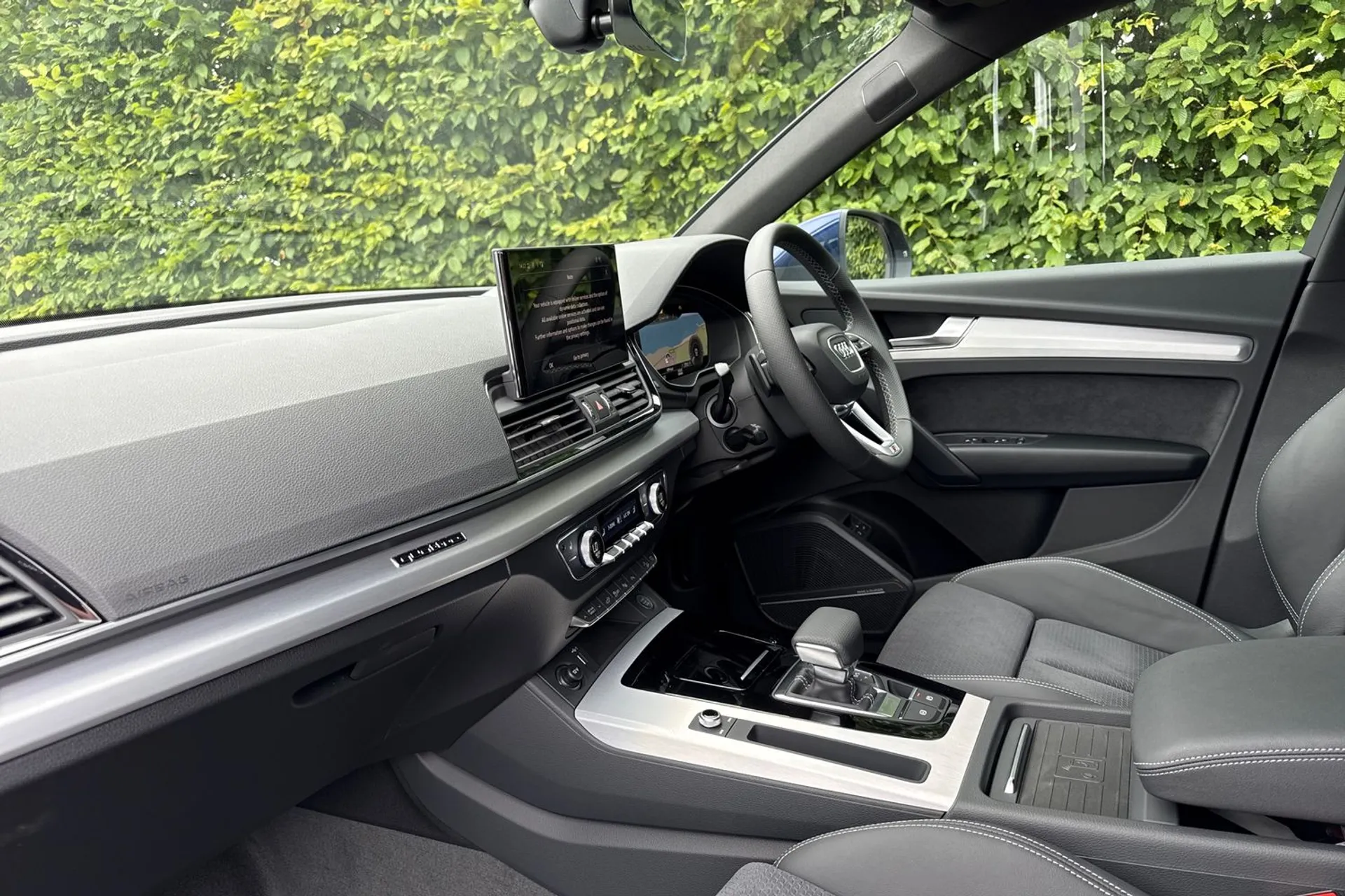 Audi Q5 thumbnail image number 28