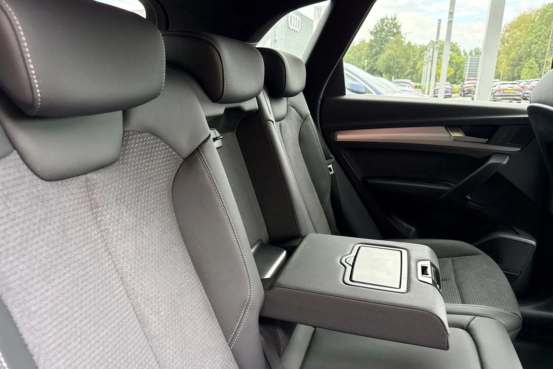 Audi Q5 thumbnail image number 21