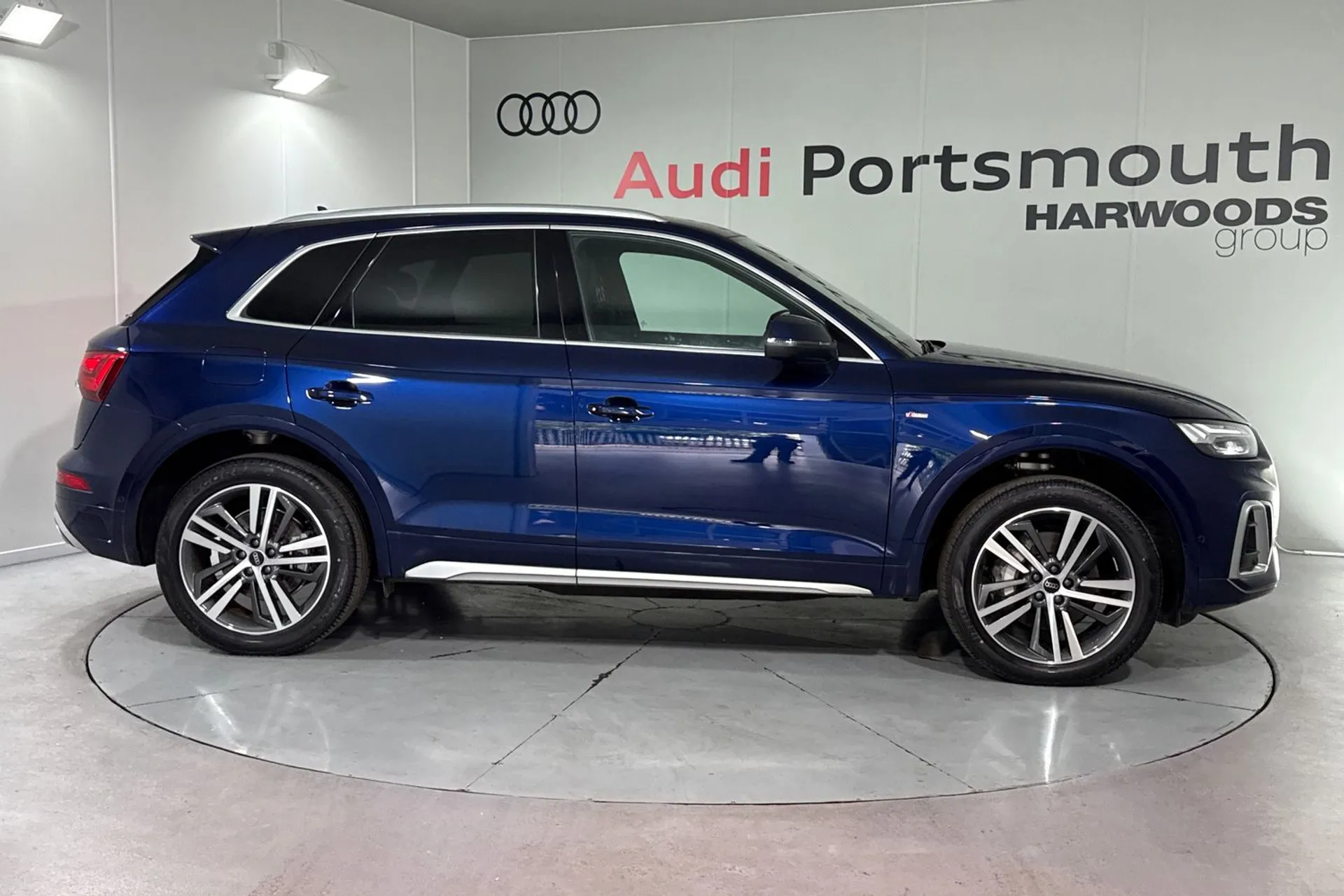 Audi Q5 thumbnail image number 2