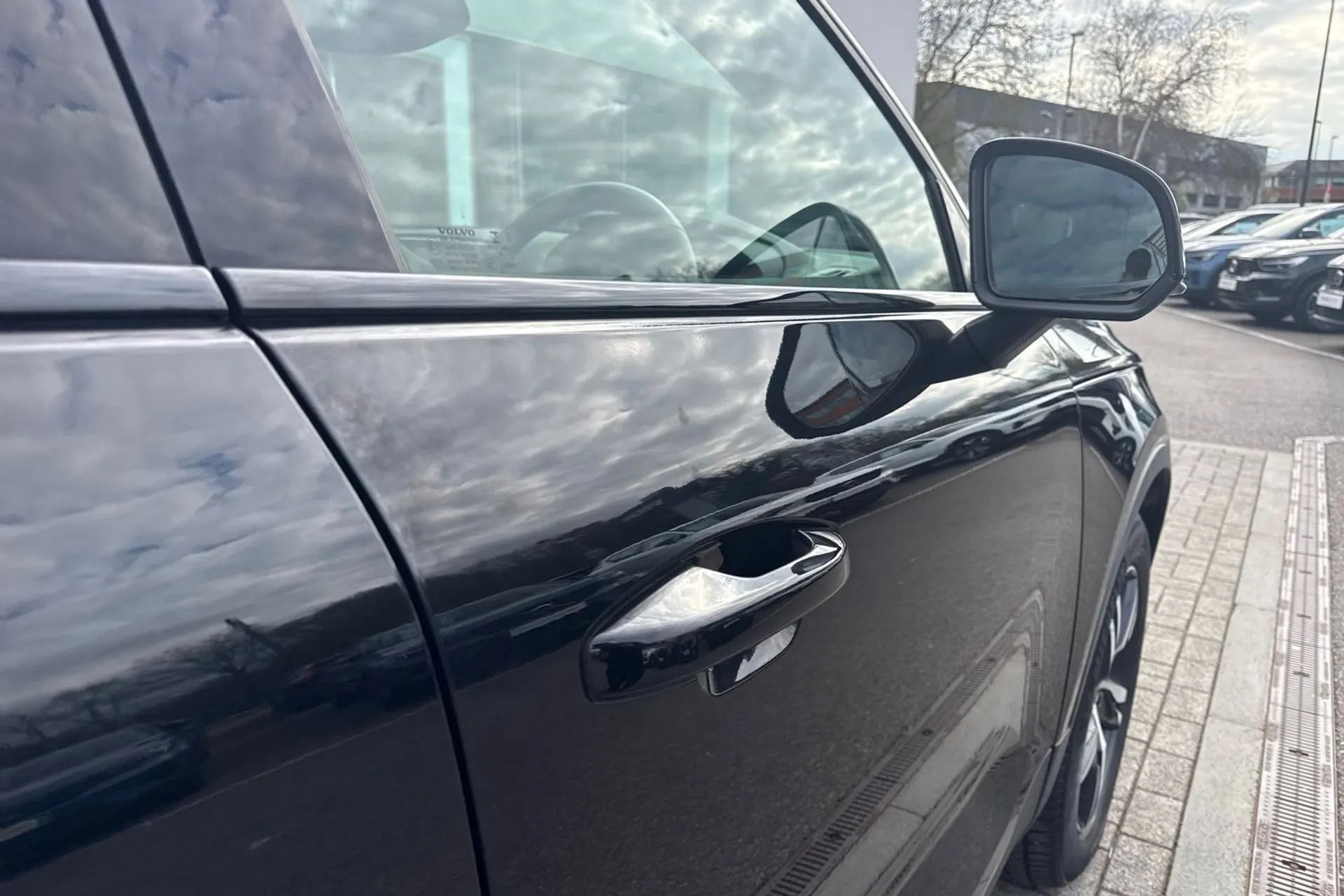 Volvo XC40 thumbnail image number 17