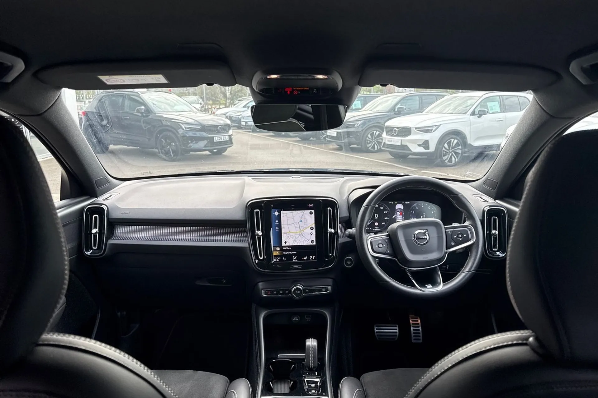 Volvo XC40 thumbnail image number 3