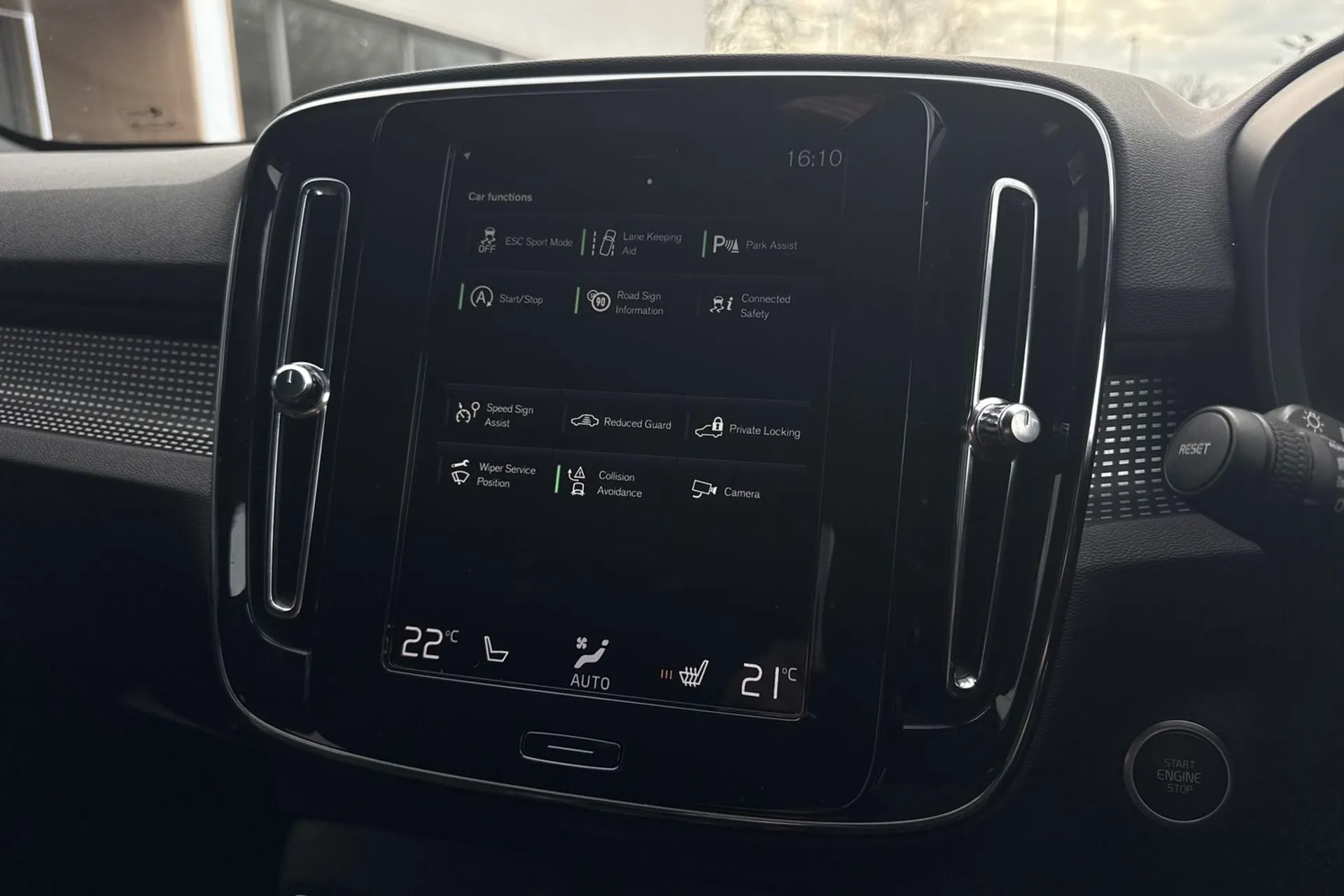 Volvo XC40 thumbnail image number 41