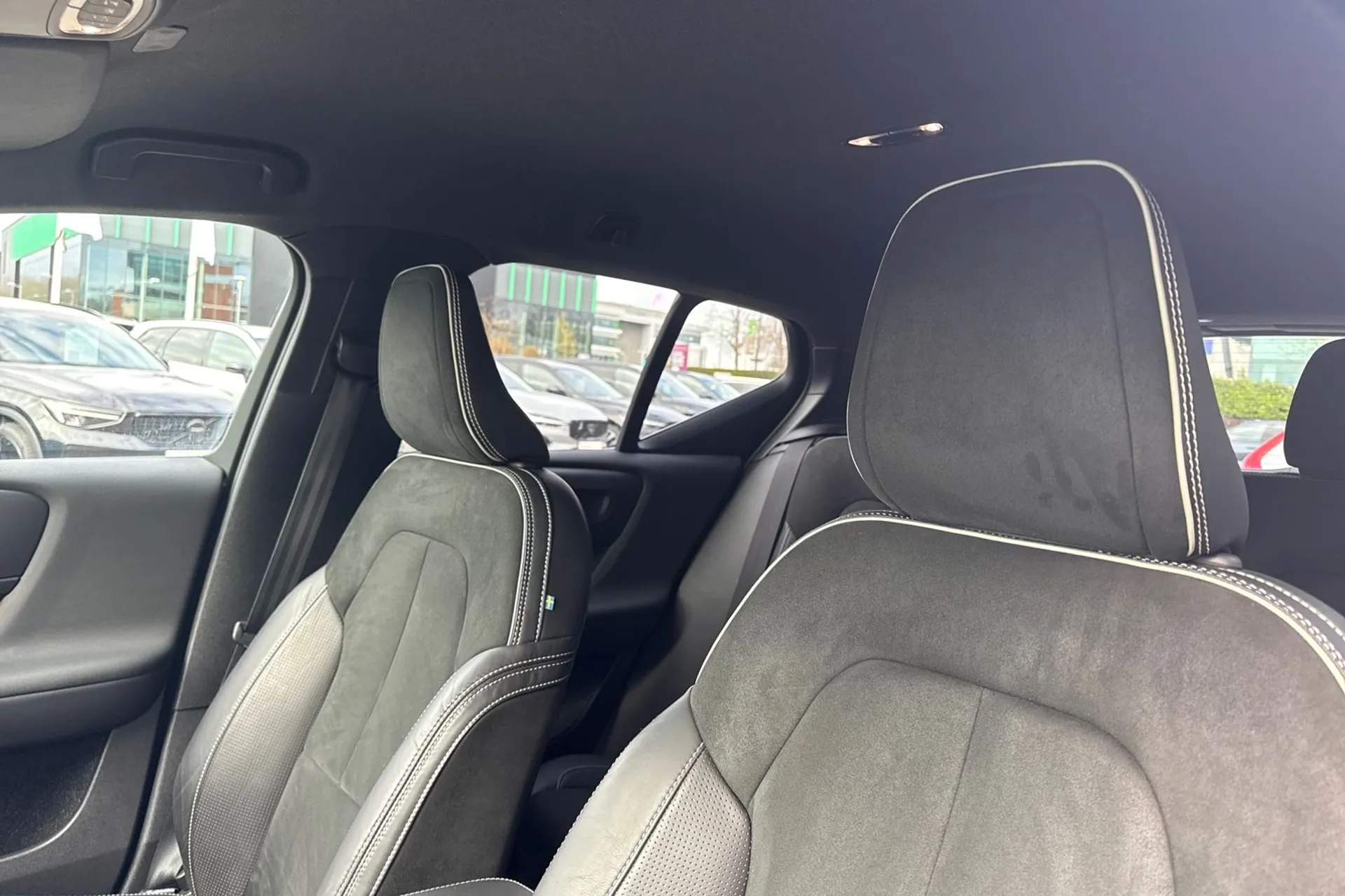 Volvo XC40 thumbnail image number 29