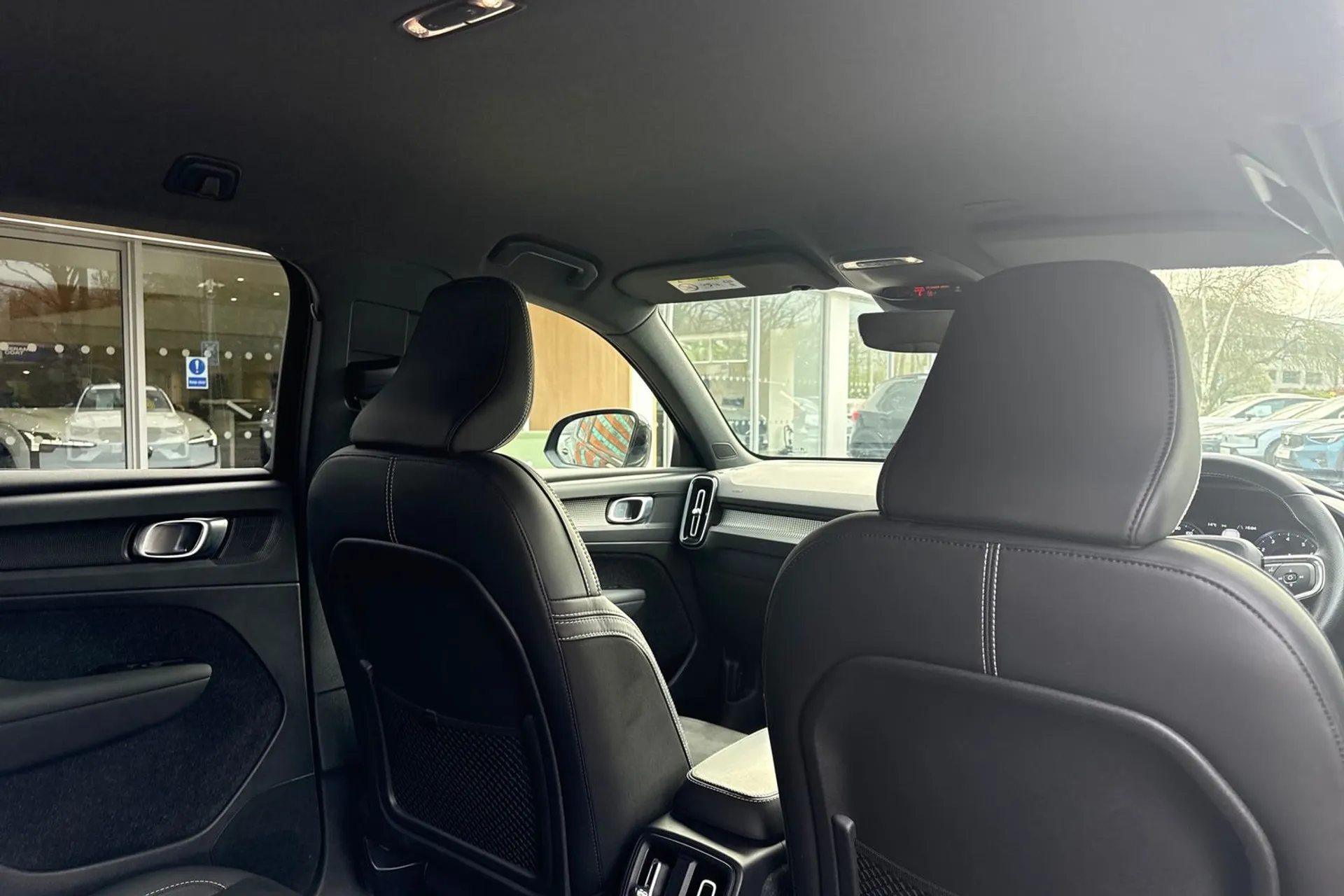 Volvo XC40 thumbnail image number 24