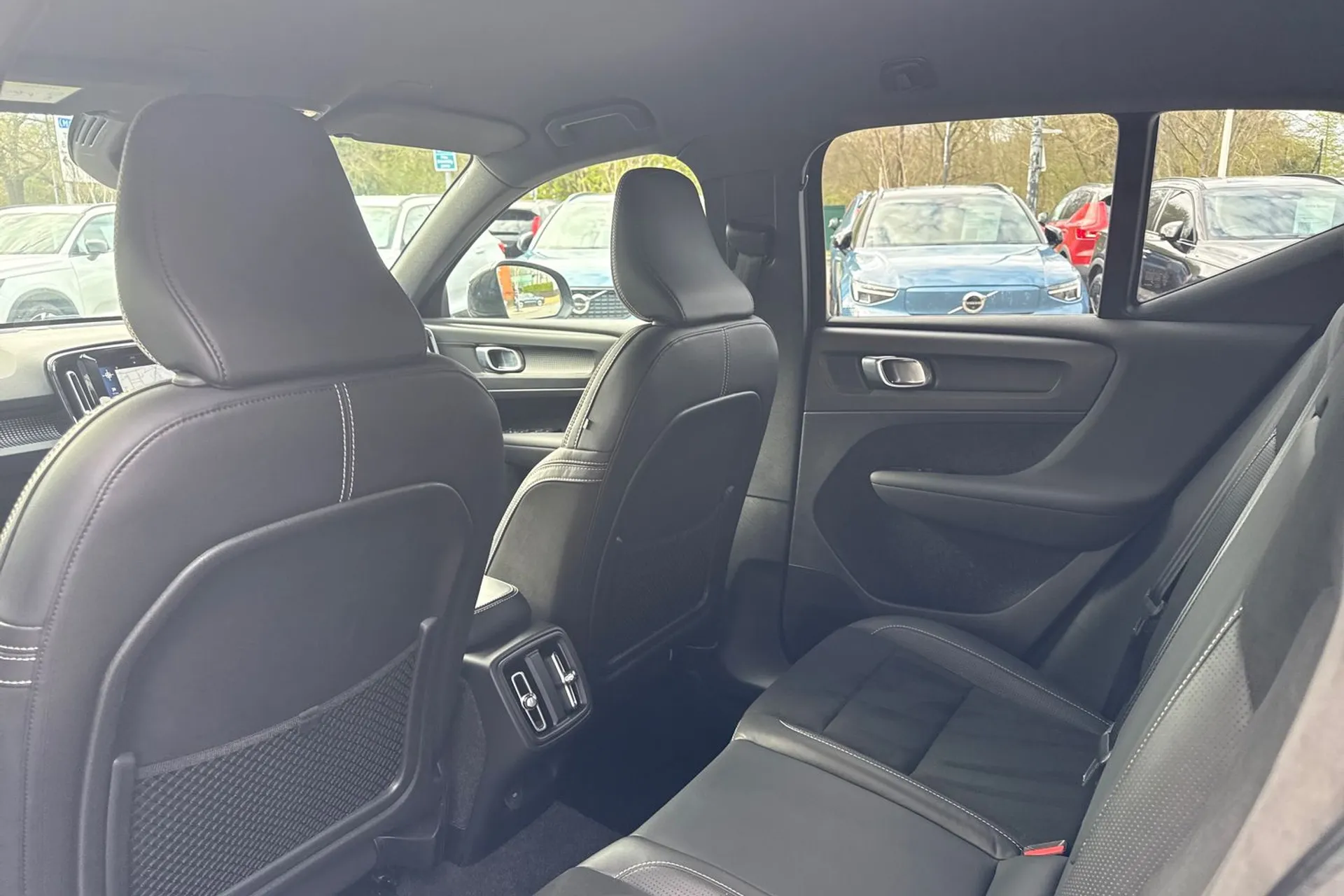 Volvo XC40 thumbnail image number 31