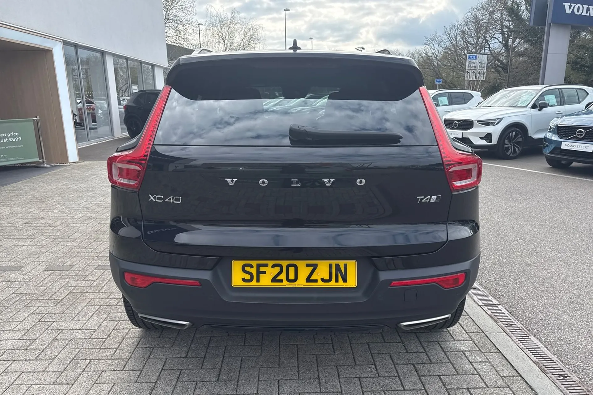 Volvo XC40 thumbnail image number 9