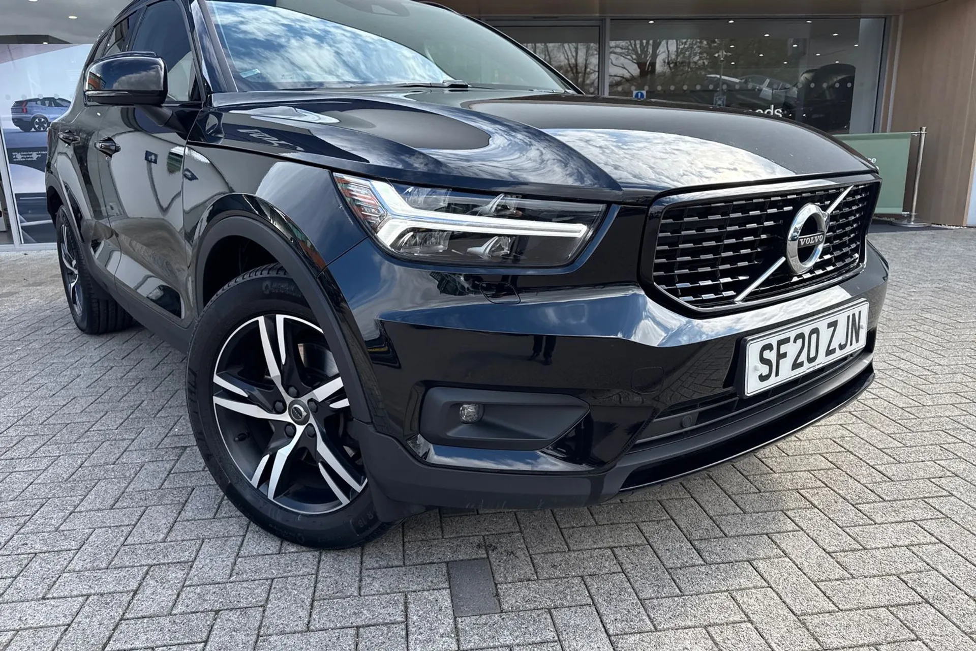 Volvo XC40 thumbnail image number 7