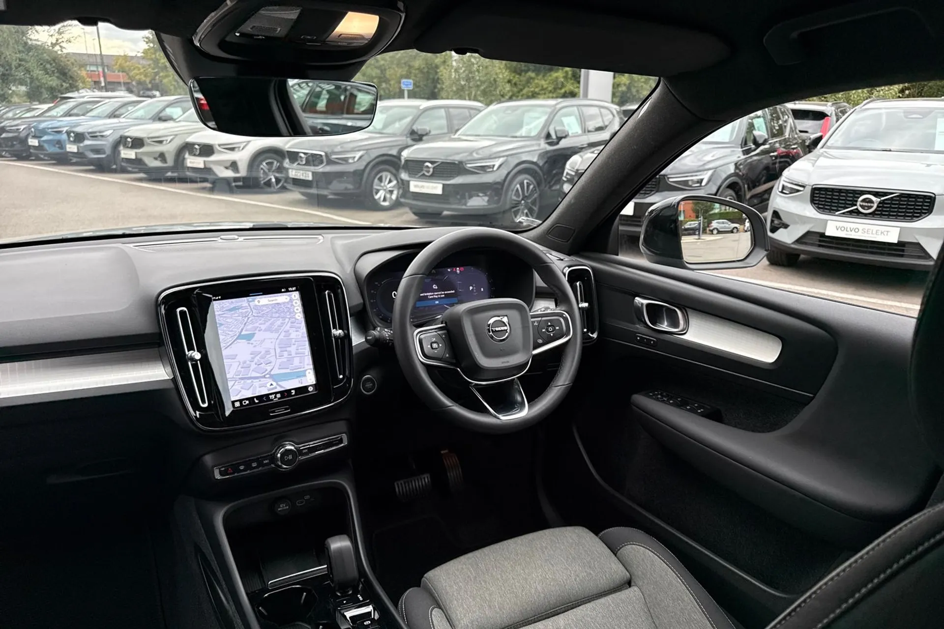 Volvo XC40 thumbnail image number 31