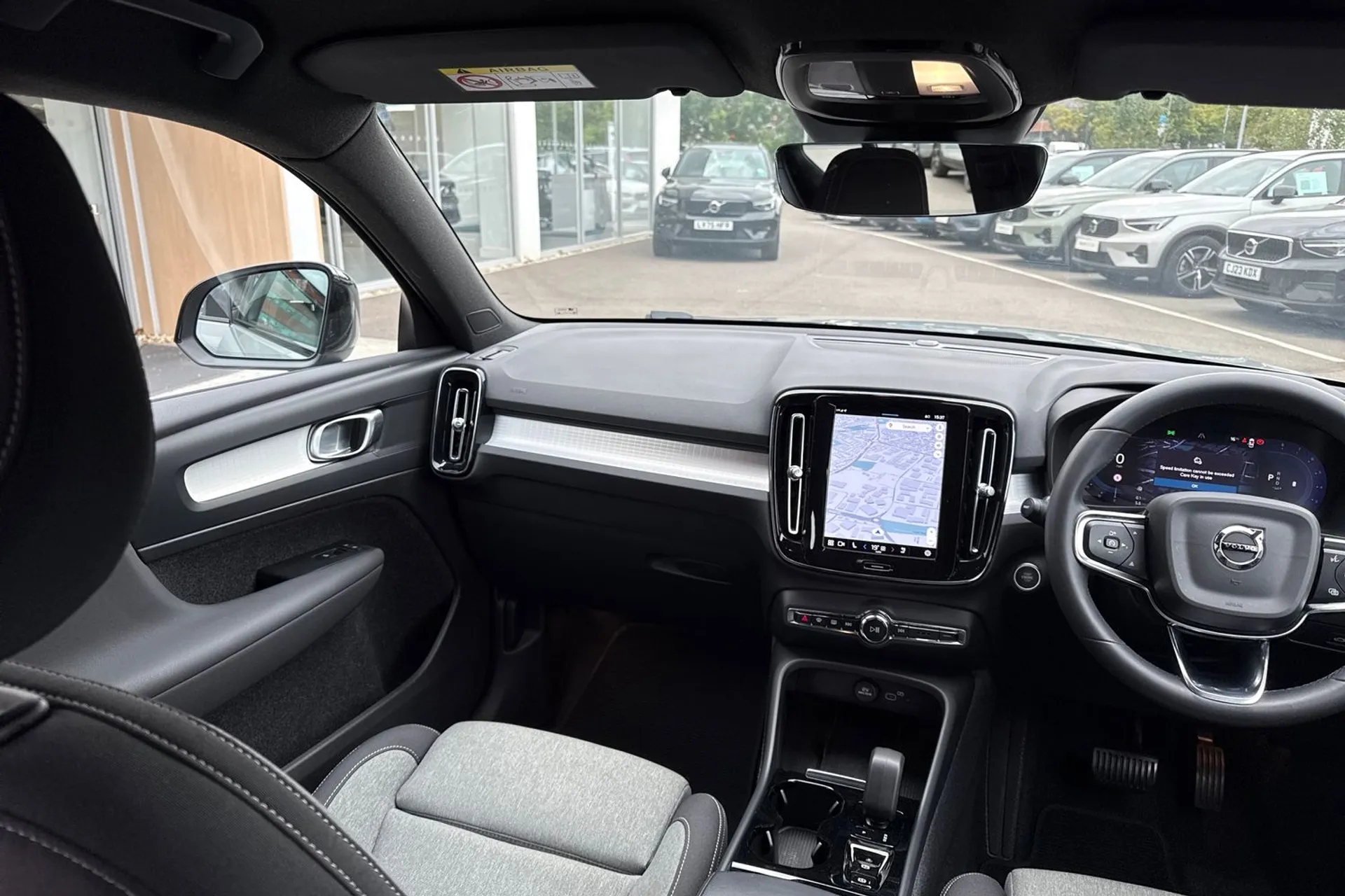 Volvo XC40 thumbnail image number 30