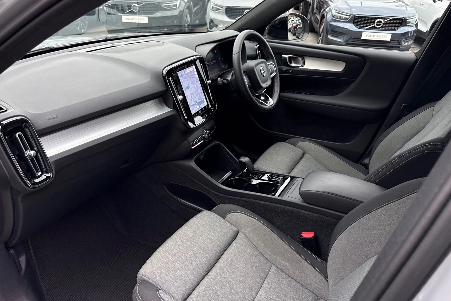 Volvo XC40 thumbnail image number 25