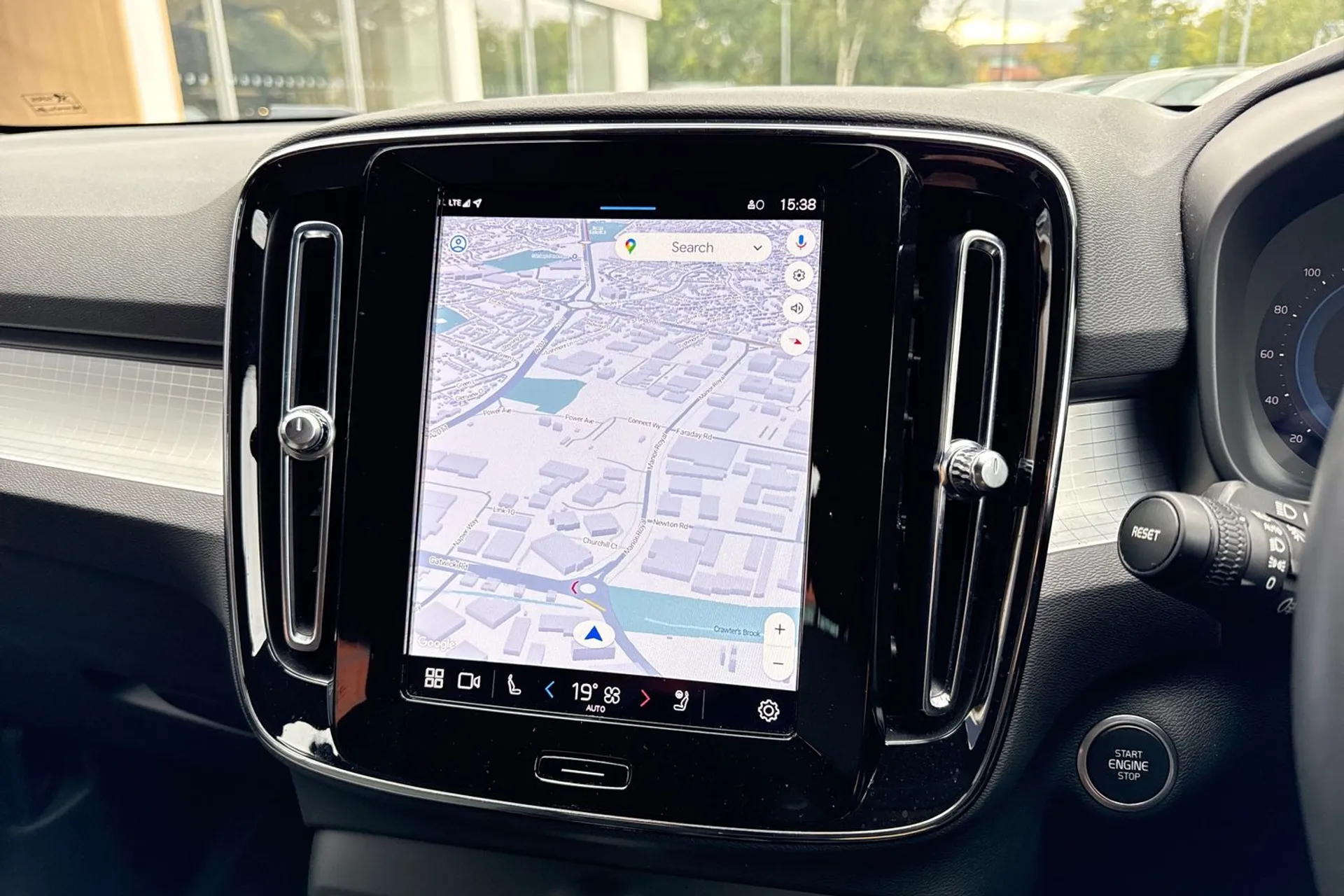 Volvo XC40 thumbnail image number 36