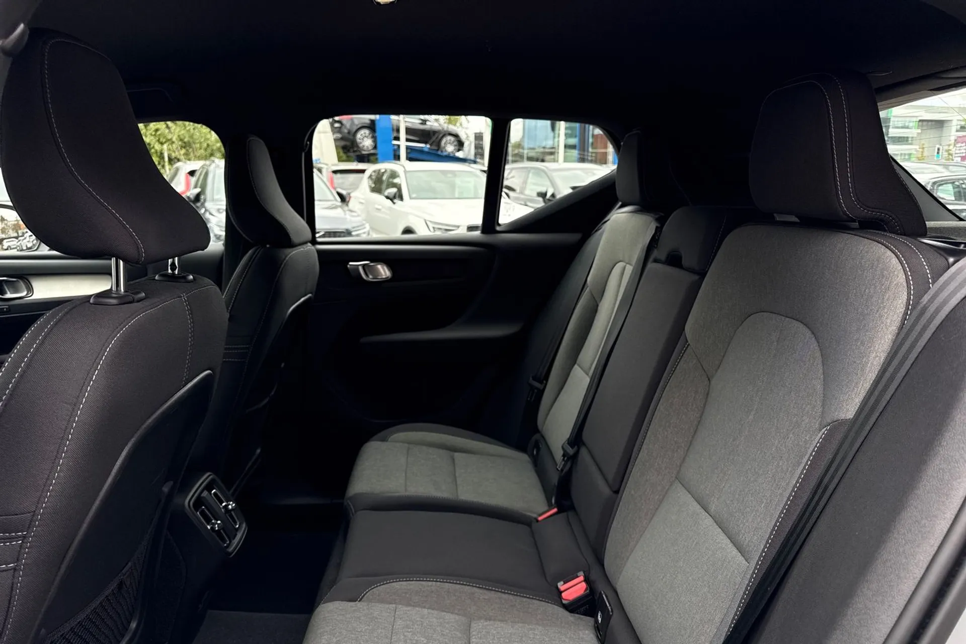 Volvo XC40 thumbnail image number 28