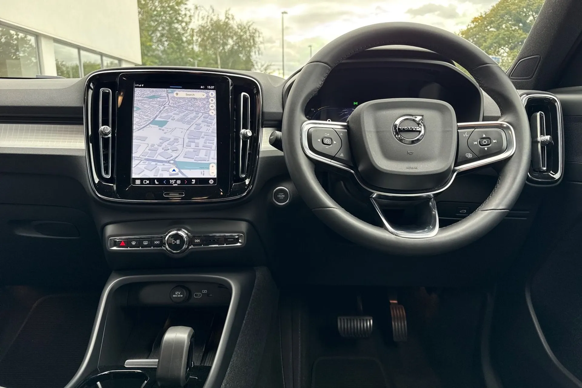 Volvo XC40 thumbnail image number 32