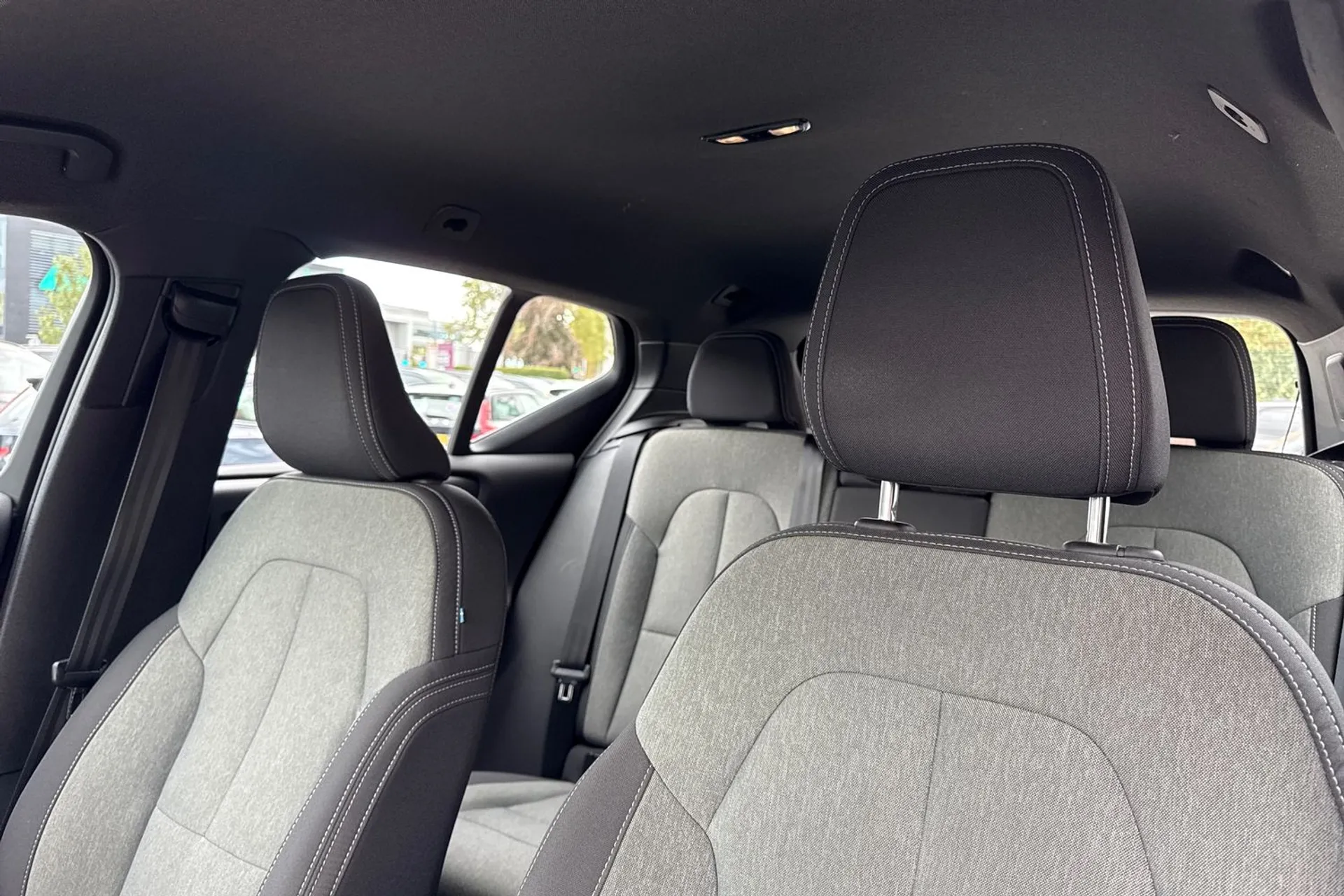 Volvo XC40 thumbnail image number 27