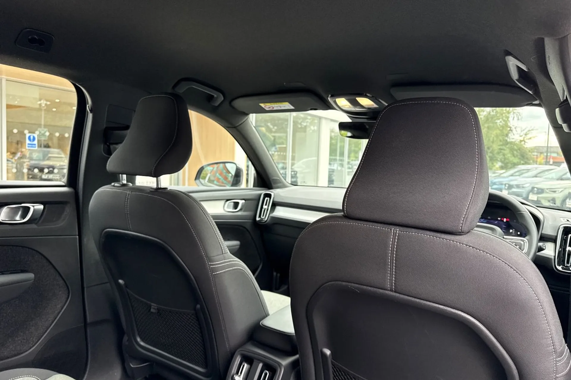 Volvo XC40 thumbnail image number 22