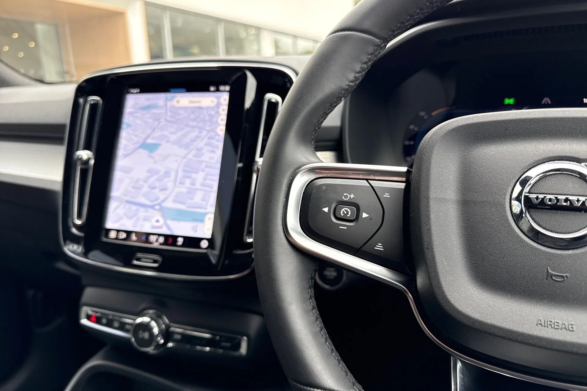 Volvo XC40 thumbnail image number 34