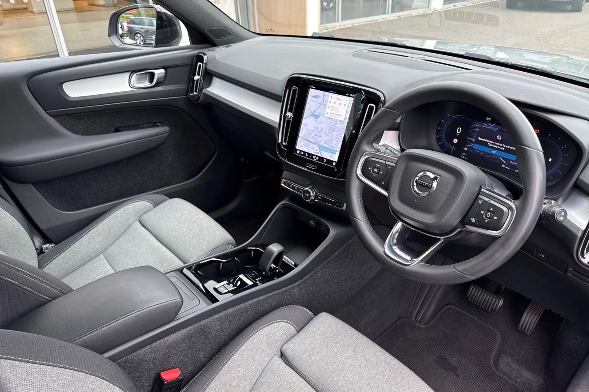 Volvo XC40 thumbnail image number 5