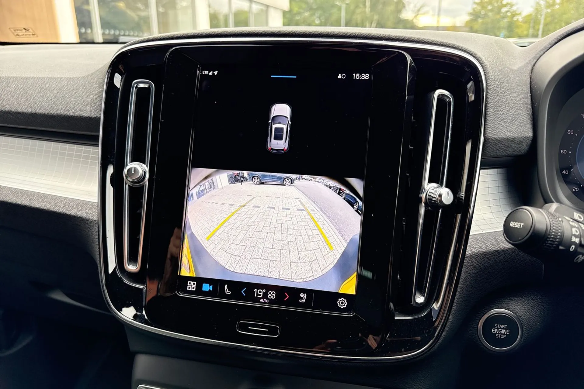 Volvo XC40 thumbnail image number 37