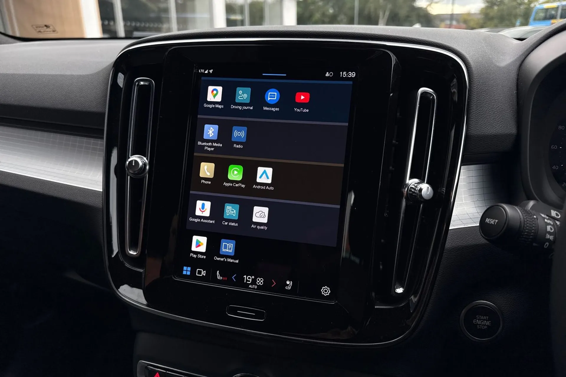 Volvo XC40 thumbnail image number 40