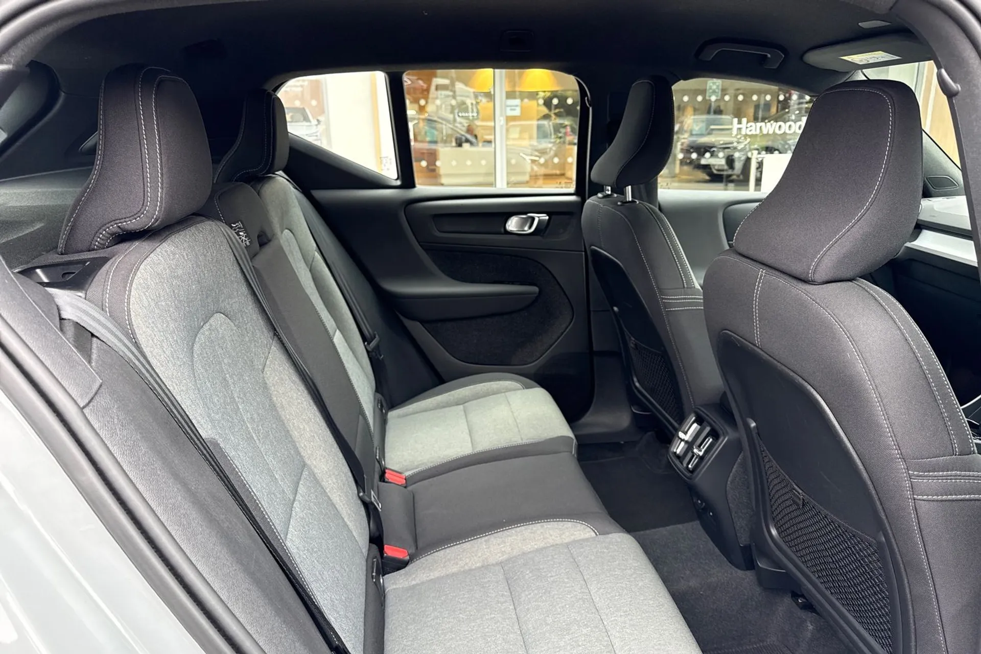 Volvo XC40 thumbnail image number 21