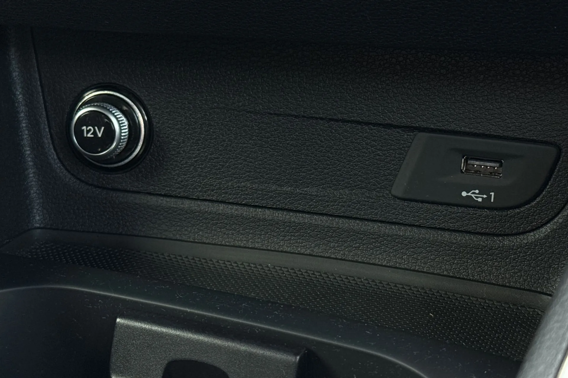 Audi Q2 thumbnail image number 39