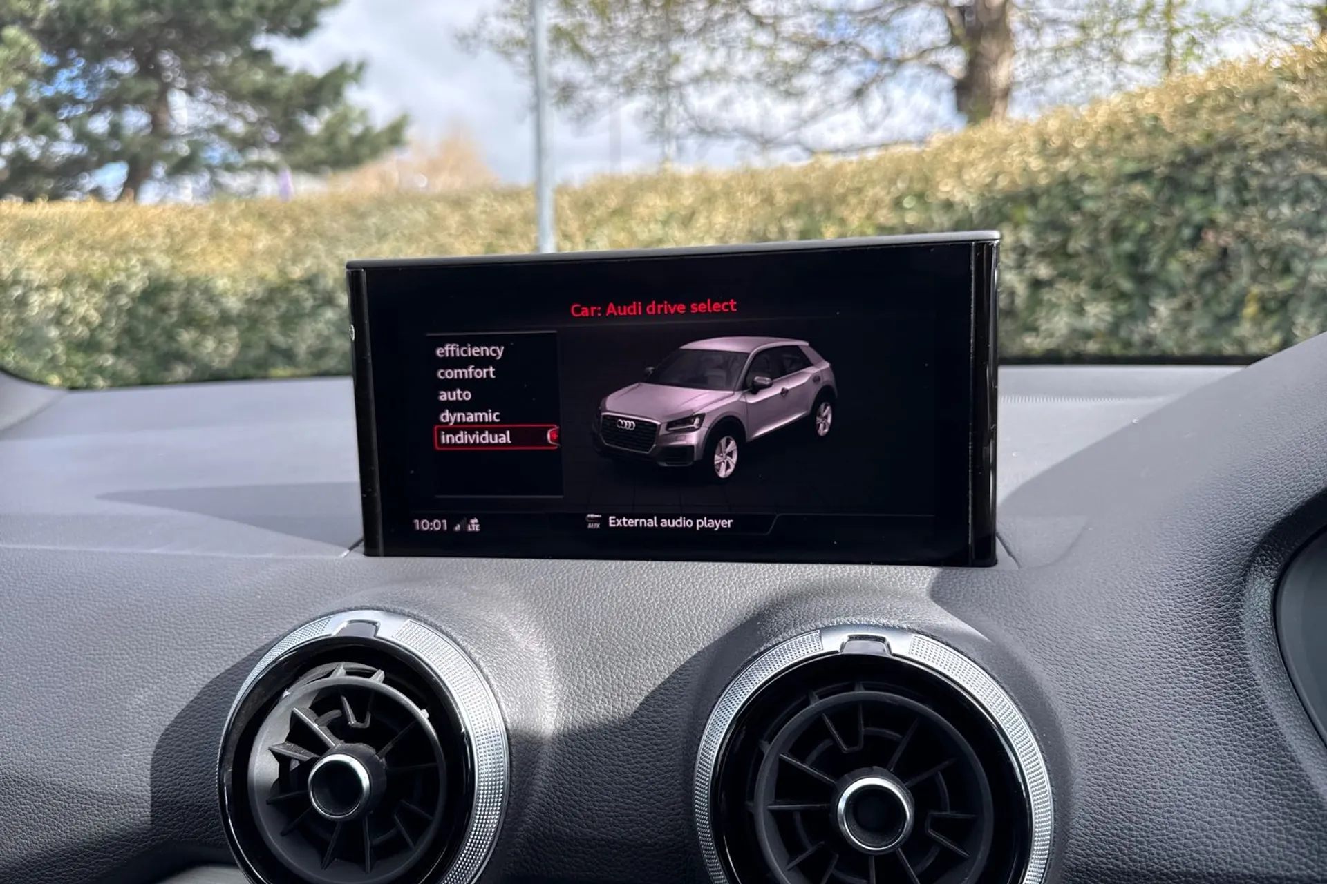 Audi Q2 thumbnail image number 26