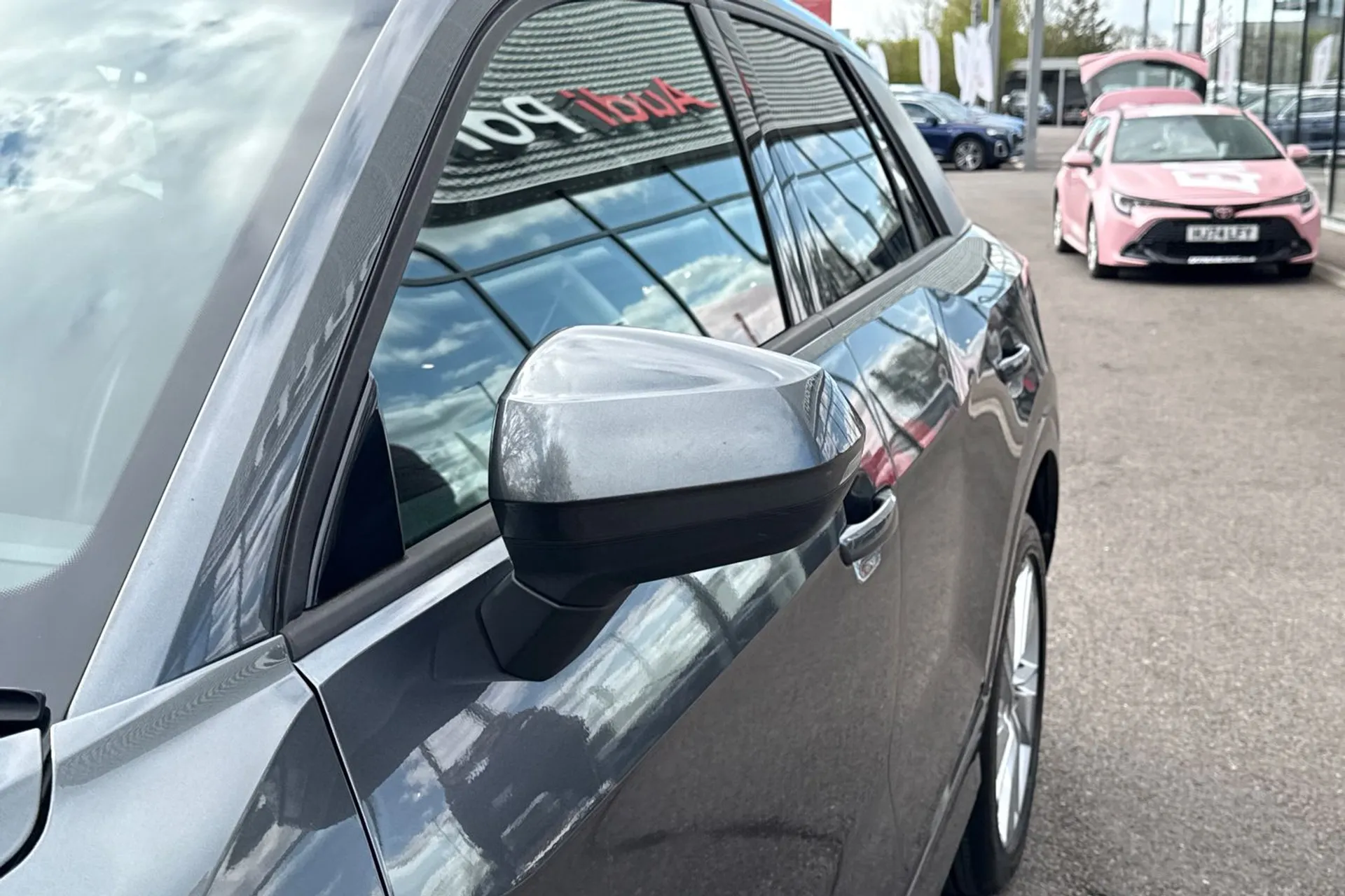 Audi Q2 thumbnail image number 27