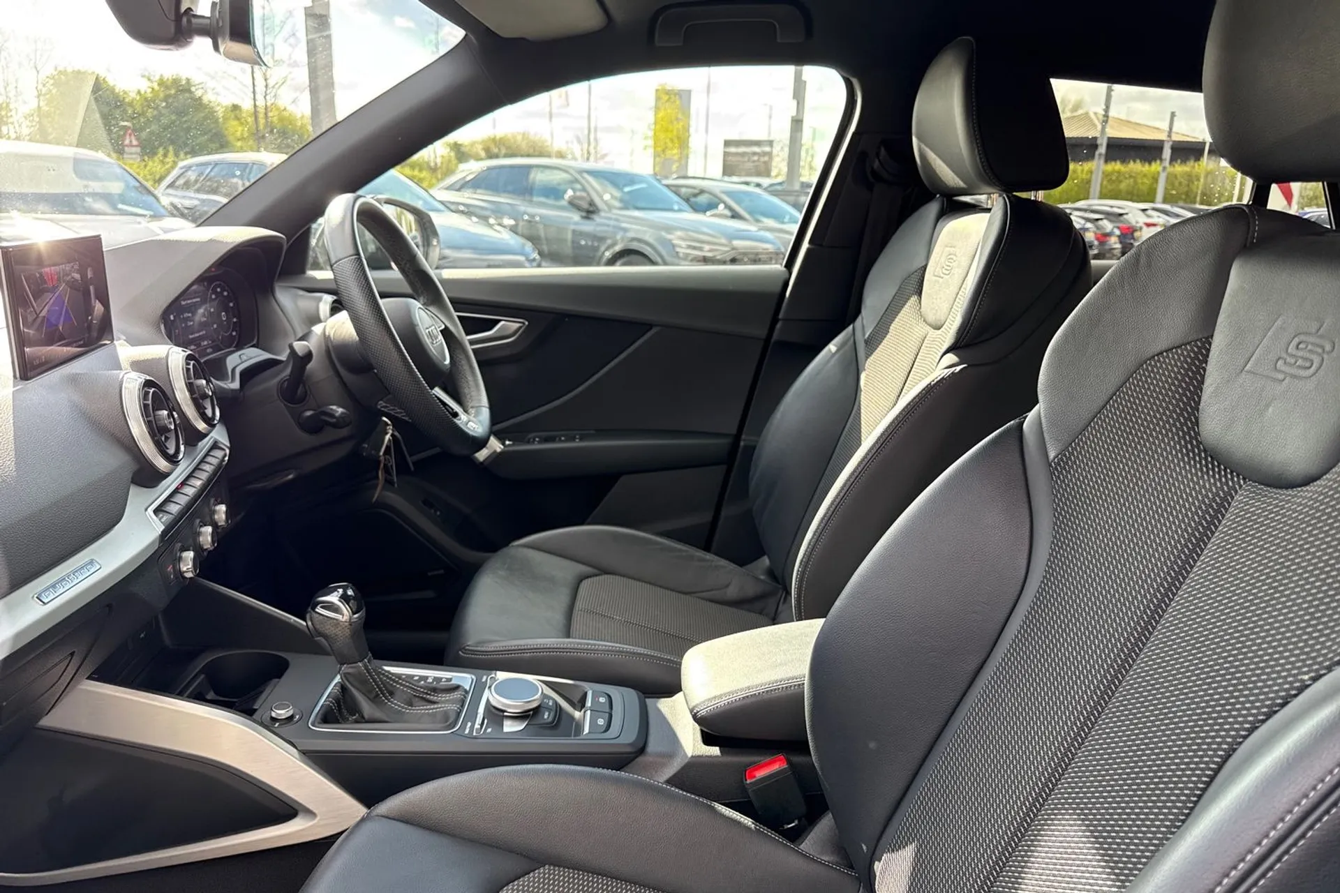 Audi Q2 thumbnail image number 40