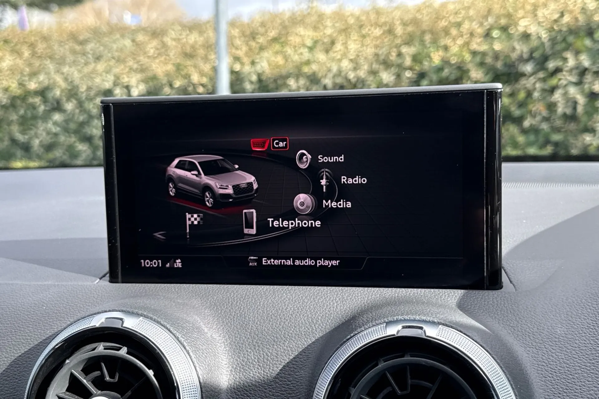 Audi Q2 thumbnail image number 24