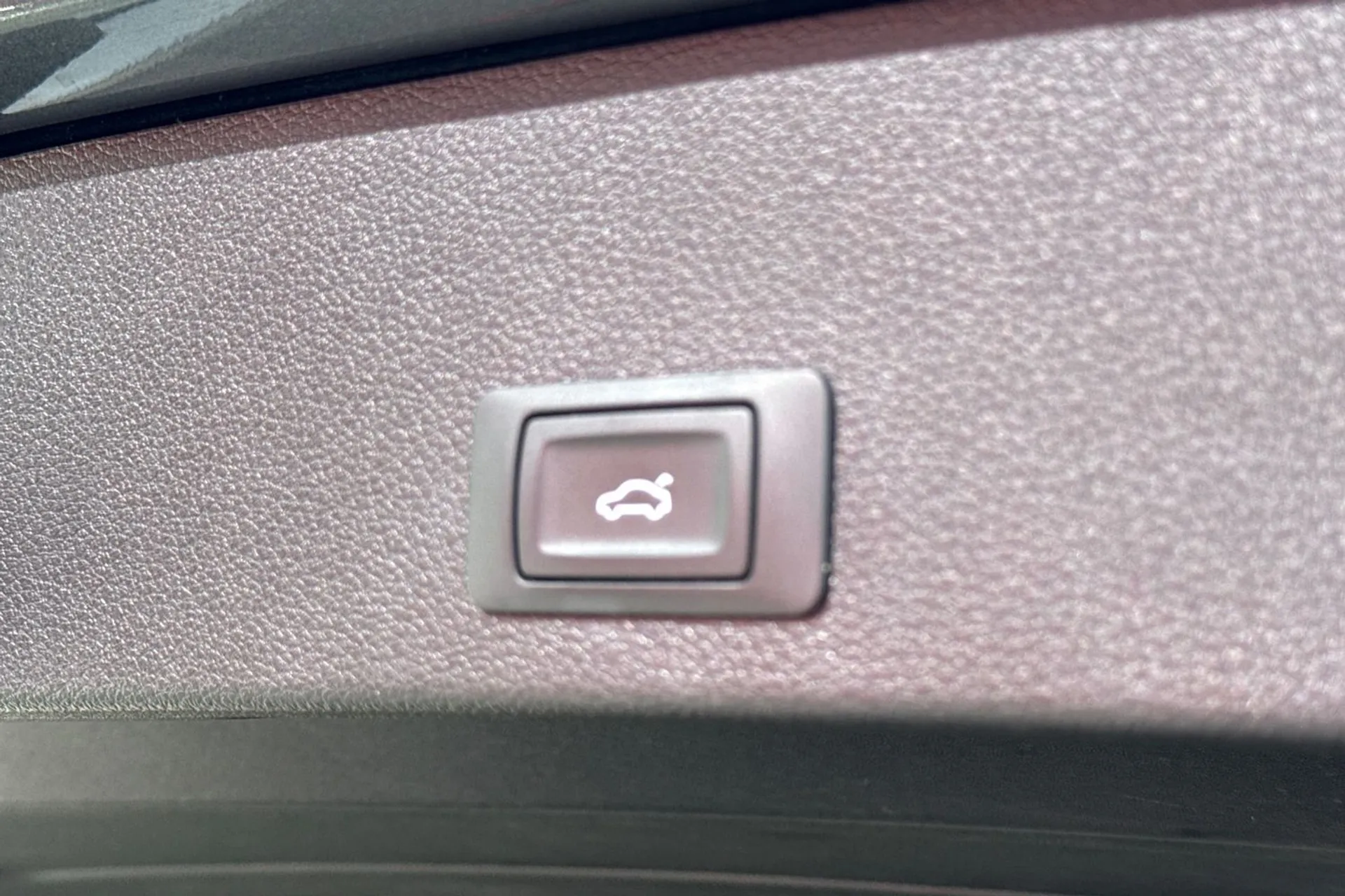 Audi Q2 thumbnail image number 33