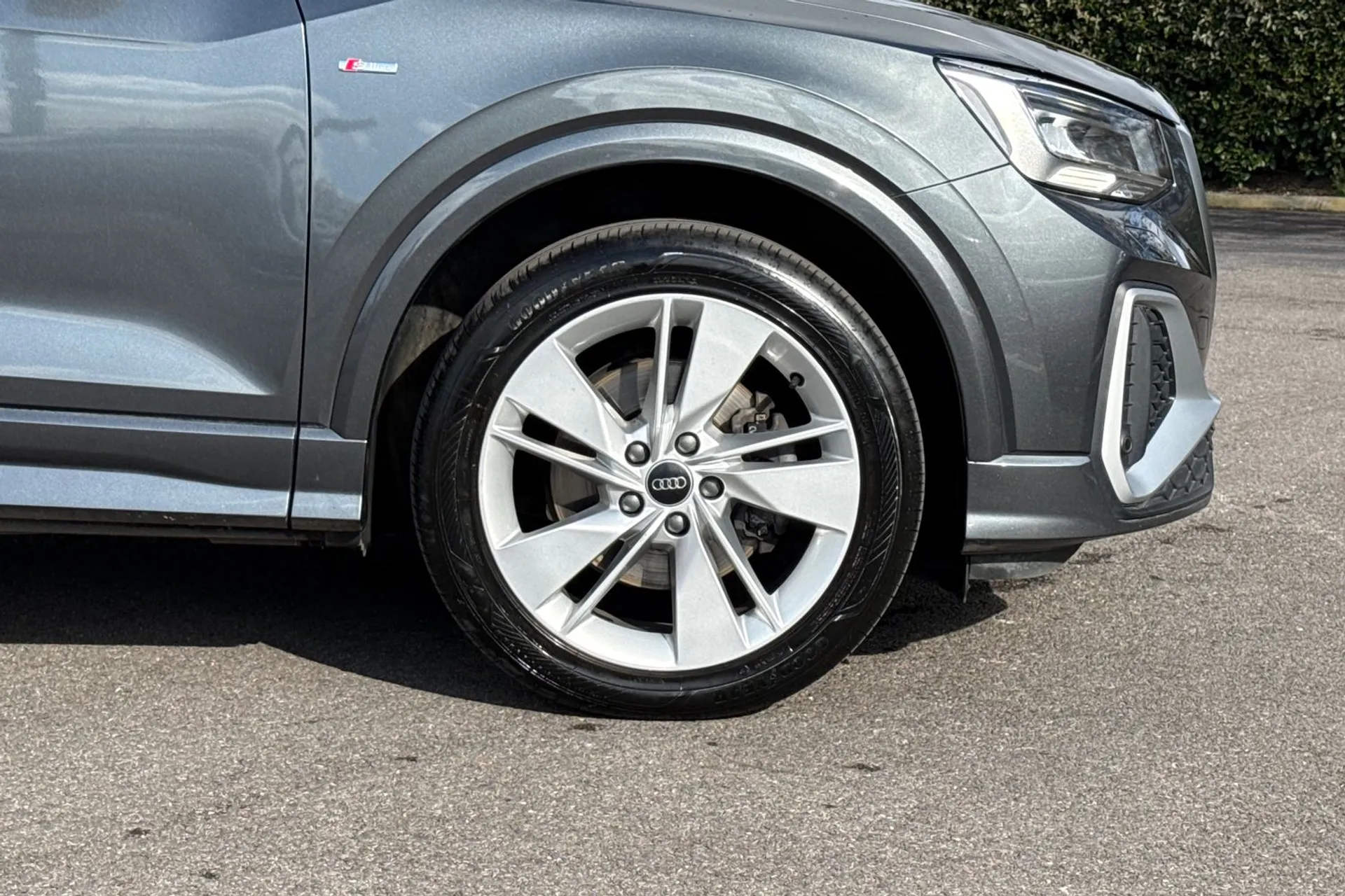 Audi Q2 thumbnail image number 20