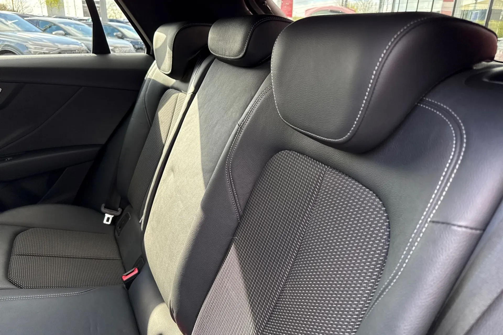 Audi Q2 thumbnail image number 42