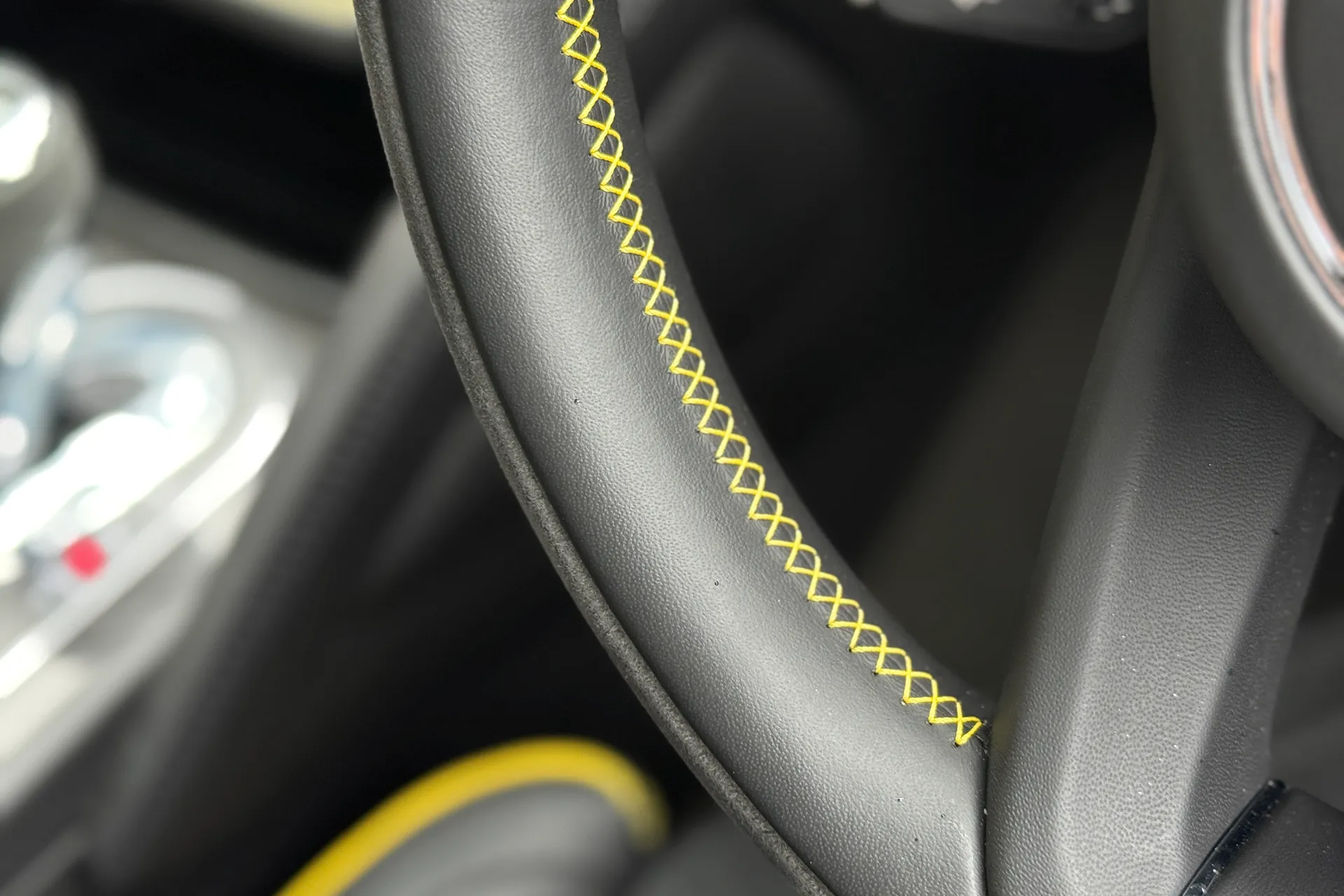 Bentley BENTAYGA thumbnail image number 21