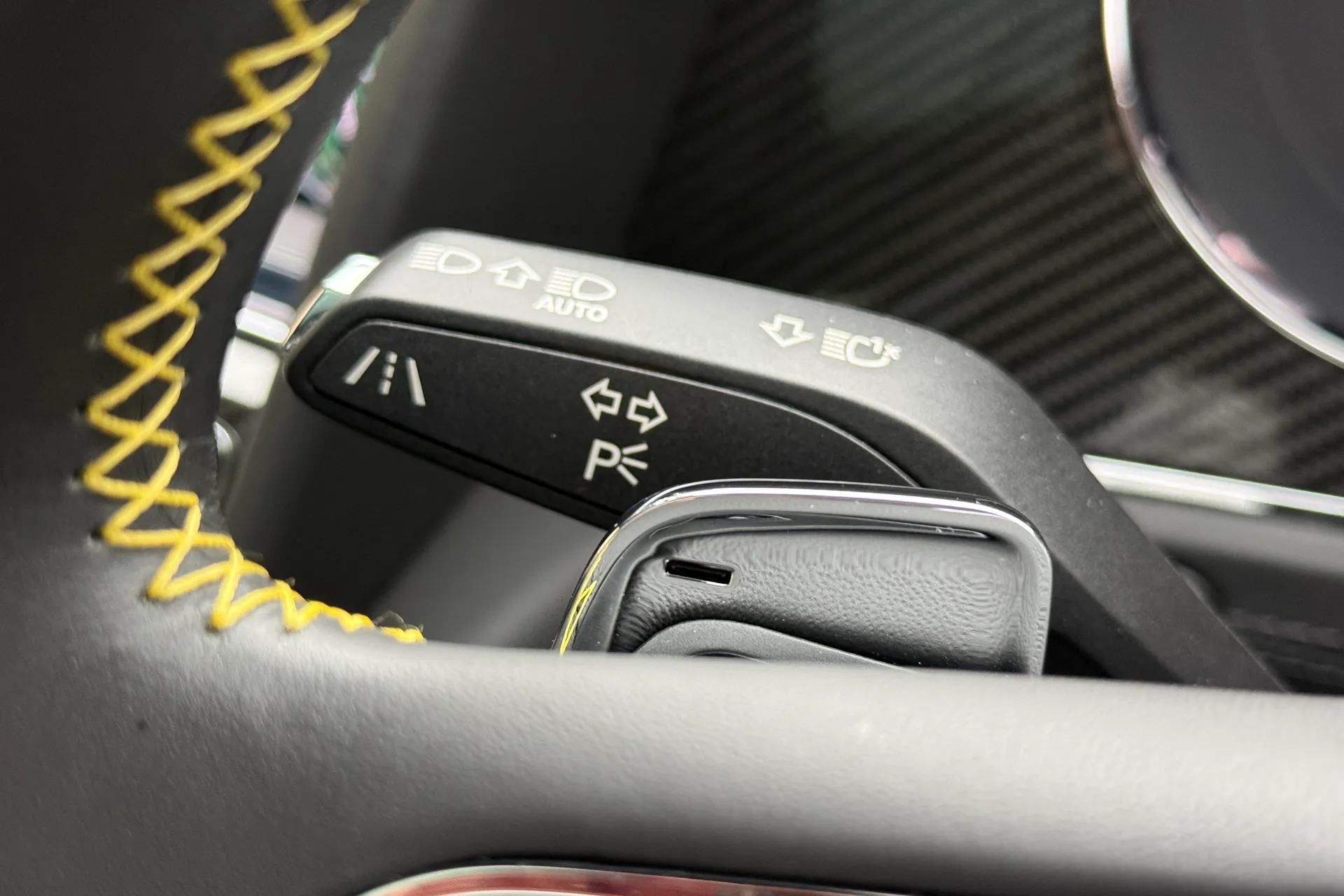 Bentley BENTAYGA thumbnail image number 23