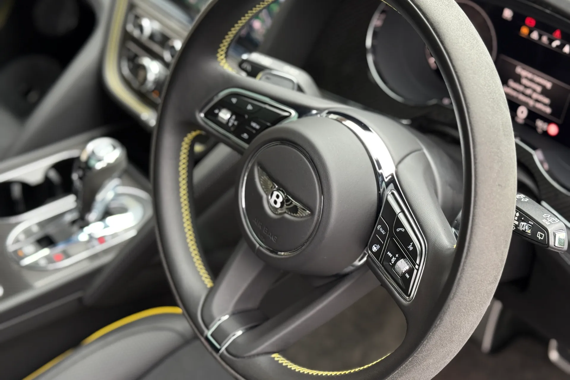 Bentley BENTAYGA thumbnail image number 14